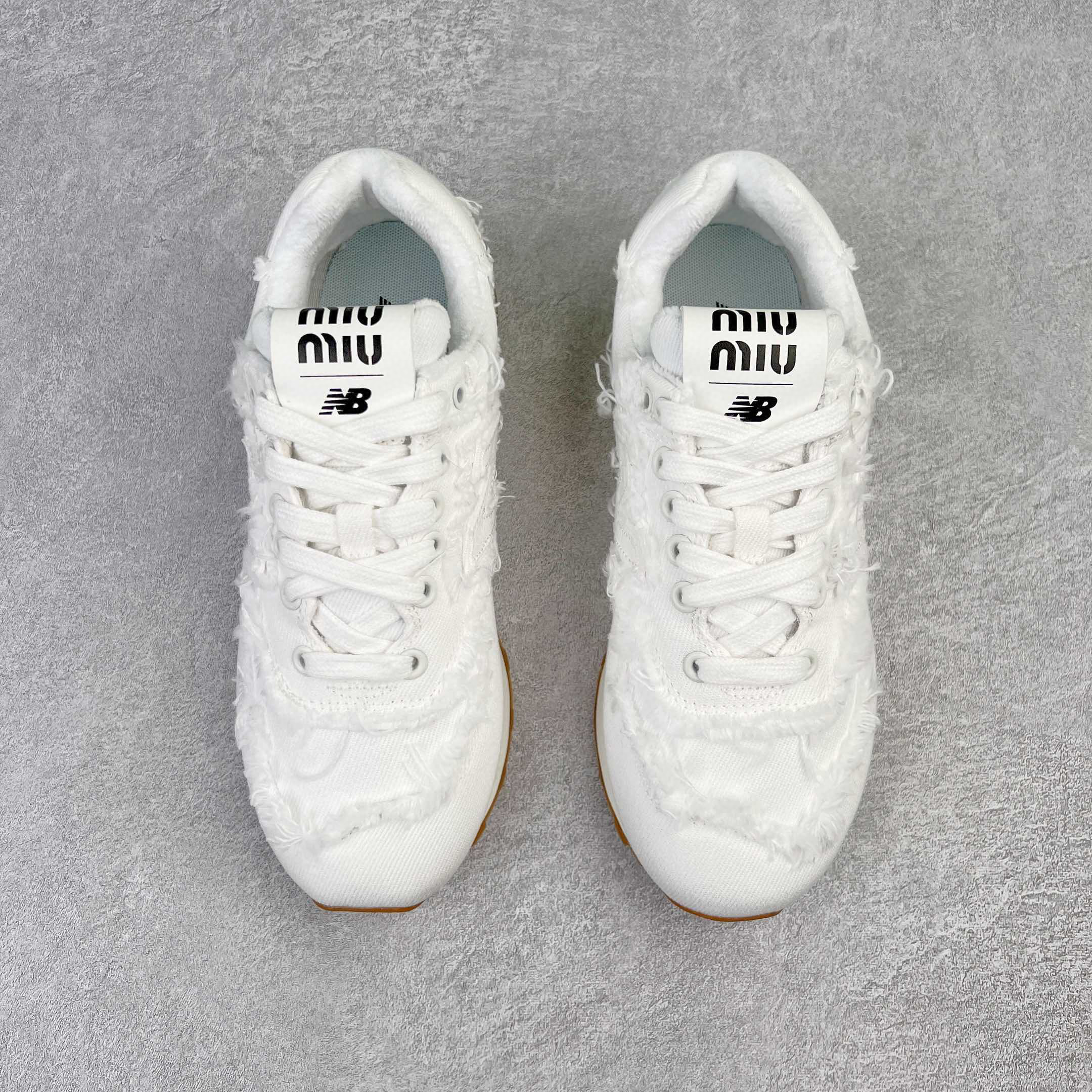 MiuMiu New Balance NB574 白色 低筒 联名 复古慢跑鞋 男鞋 女鞋 休闲鞋 板鞋 5E765D_CSL_F0009_015