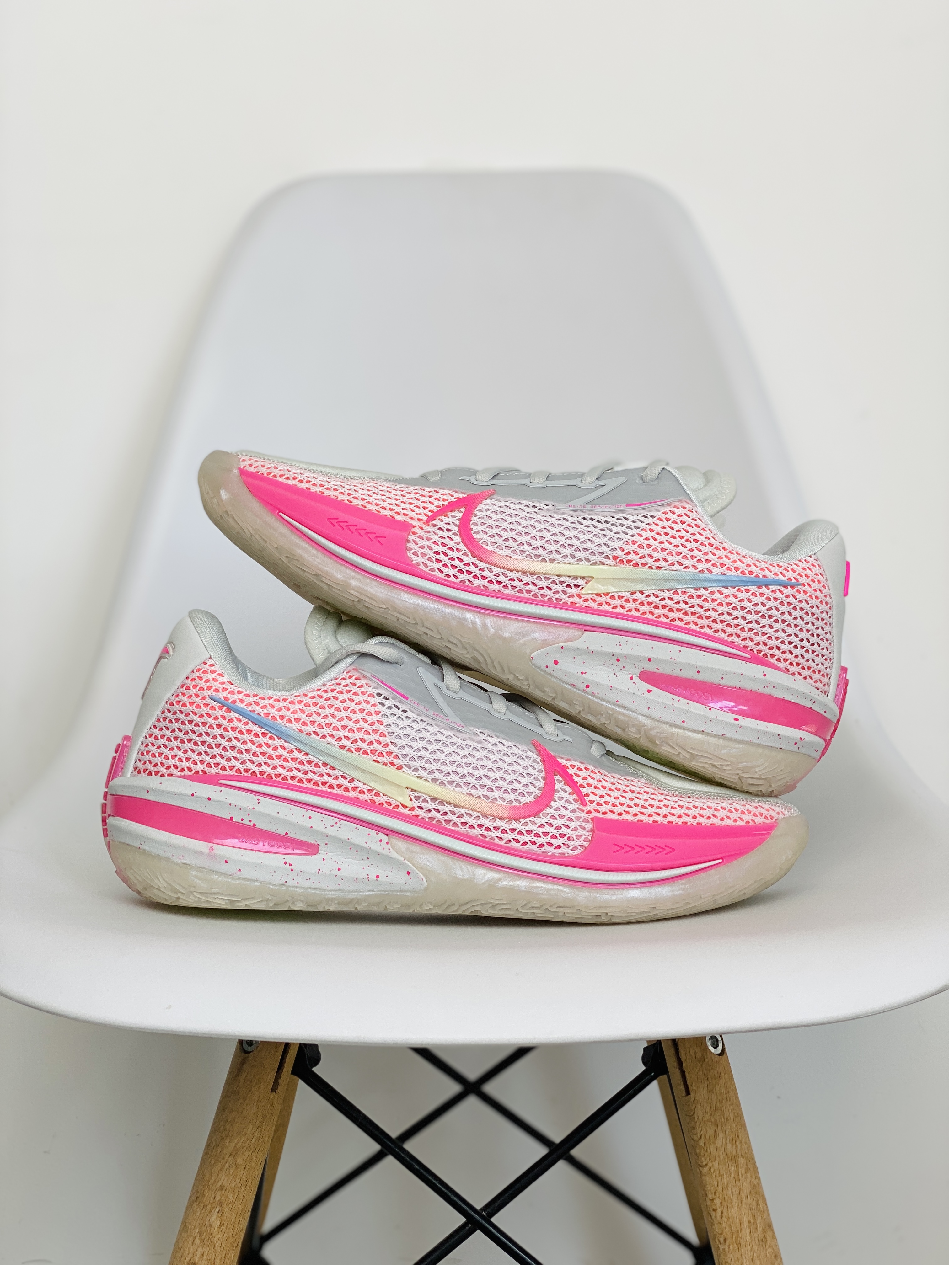 外贸 GT Cut 白粉 乳腺癌 低筒 篮球鞋 球鞋 实战鞋 全掌气垫 TPU抗扭 男鞋  CZ0175-008