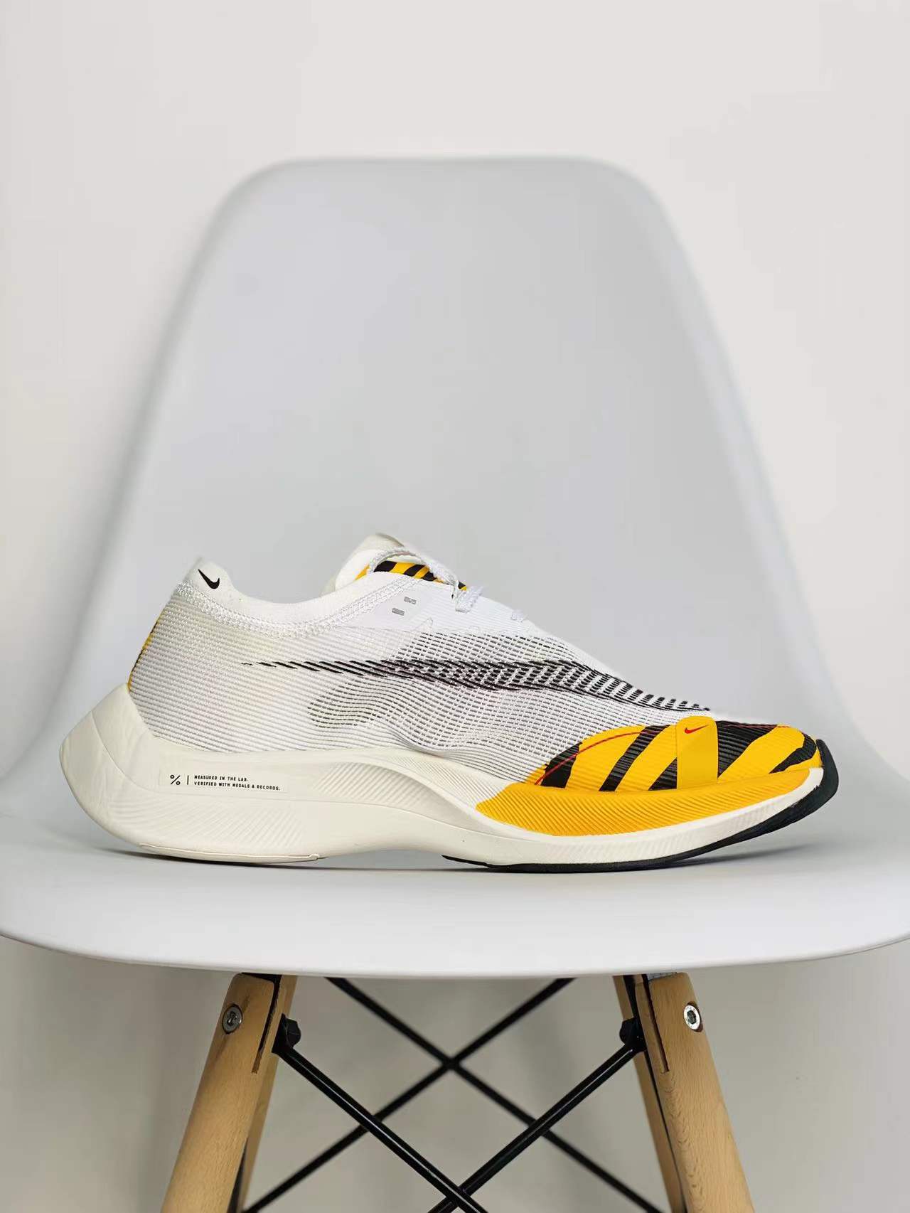 zoomX Vaporfly Next% 2 BRS Tiger 白黄虎纹 低筒 减震防滑 运动鞋 跑步鞋 男鞋 女鞋 DM7601-100