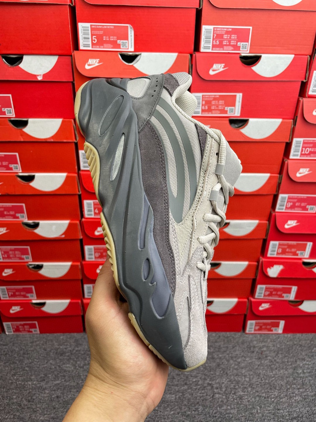 adidas originals Yeezy Boost 700V2  Tephra 火山棕灰色 低筒 休闲鞋 运动鞋 老爹鞋 男鞋 女鞋 FU7914