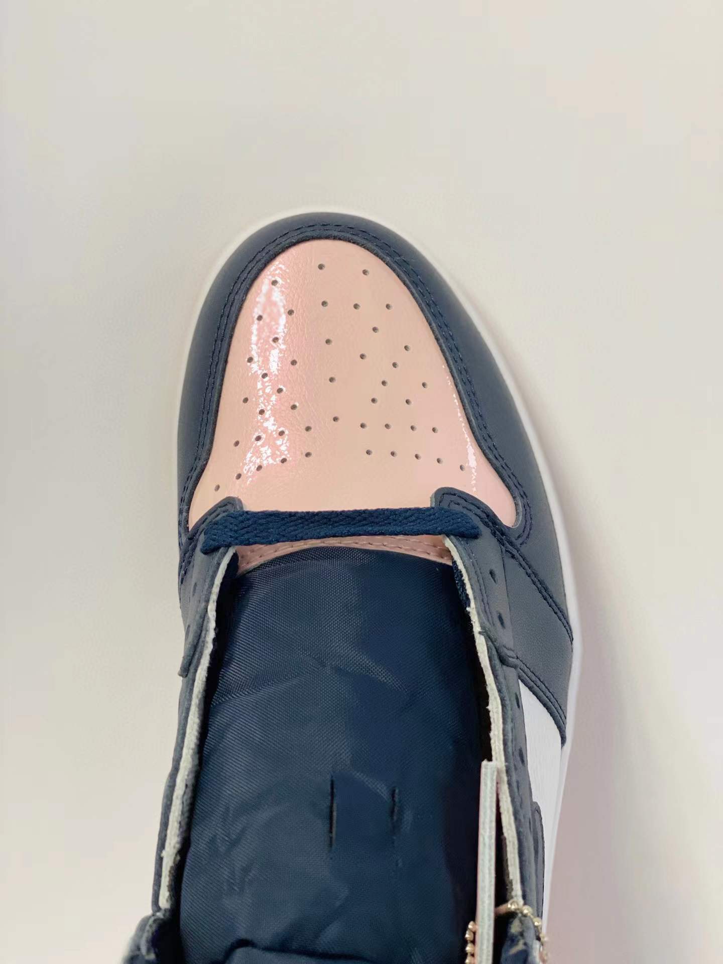 Air Jordan 1 AJ1 Retro OGAtmosphere 黑粉腳趾 漆皮 篮球鞋 高筒 休闲鞋 女鞋 男鞋 板鞋 DD9335-641