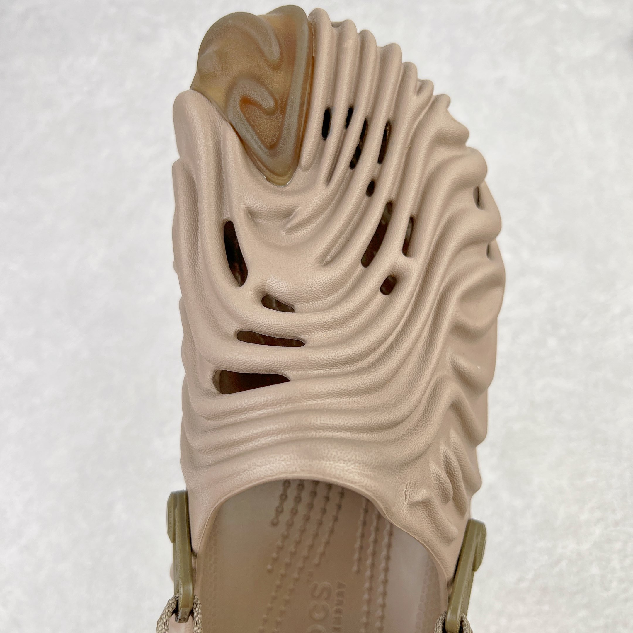 Salehe Bembury Crocs Pollex Clog Menemsha 棕褐色 云雾白 室内外 拖鞋 沙滩鞋  男女同款 207393-195