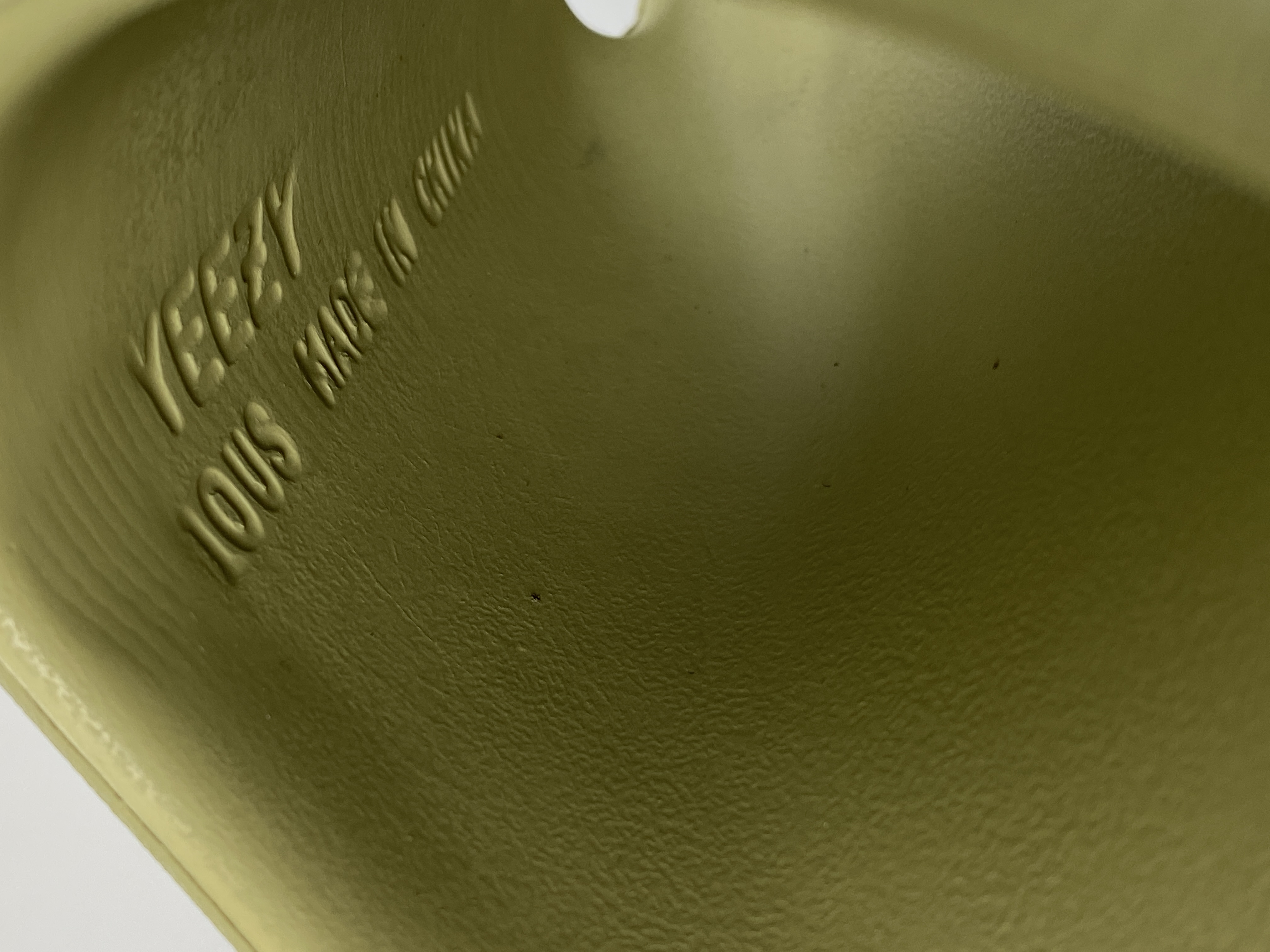 originals Yeezy Slide Resin 雾面豆绿 室外 室内拖鞋 沙滩鞋 男鞋 女鞋  FZ5904