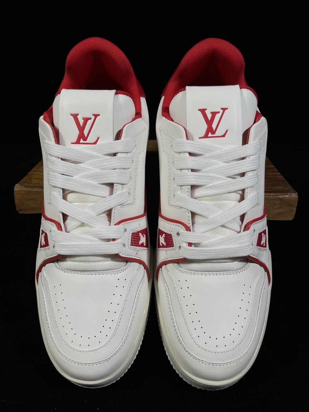 Louis Vuitton 路易威登 Trainer 红白 低筒 休闲鞋 板鞋 运动鞋 男鞋 女鞋 1A8ZPR