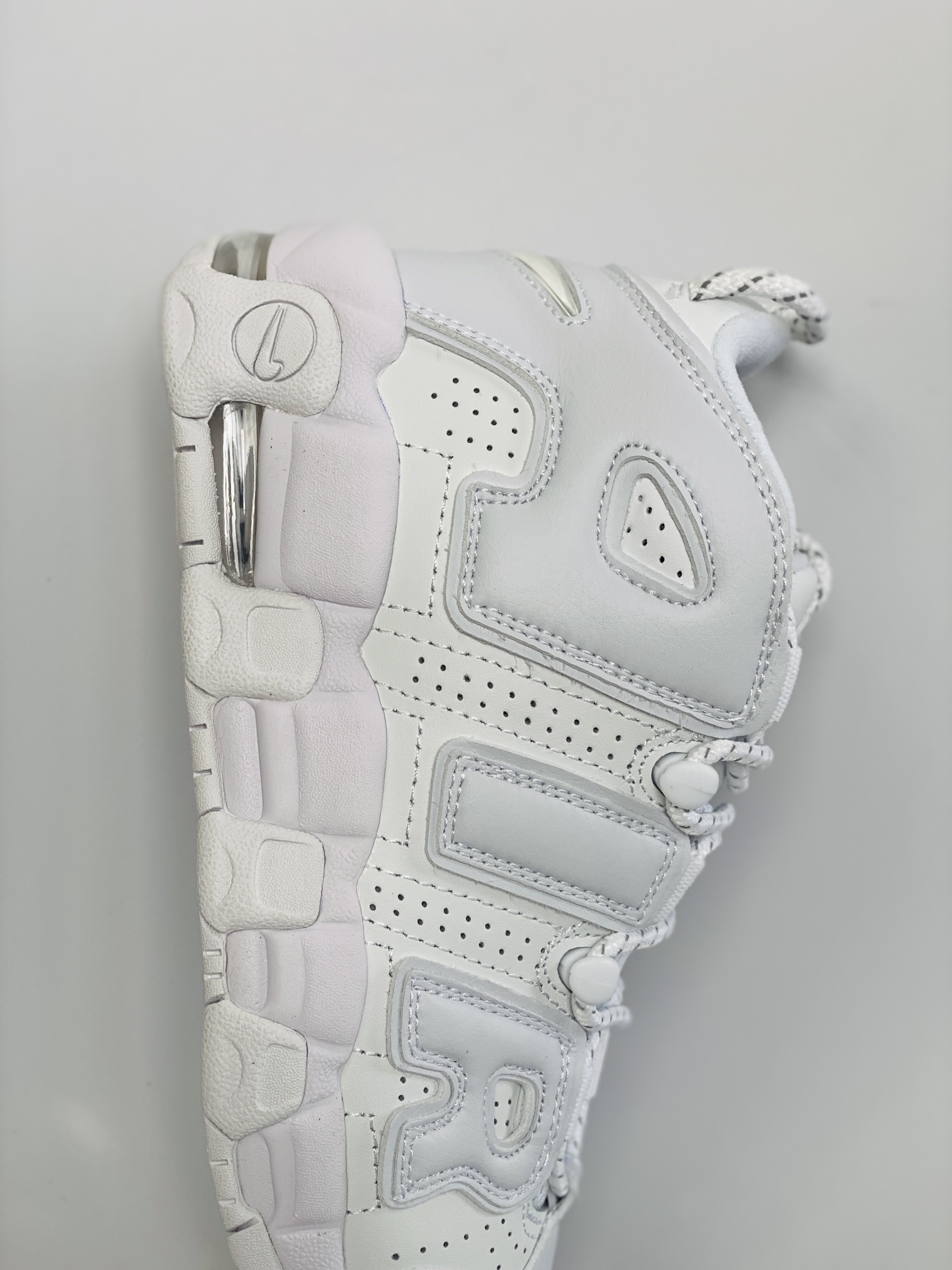 Air More Uptempo Triple White 纯白 男鞋 女鞋 休闲鞋 板鞋 篮球鞋 921948-100