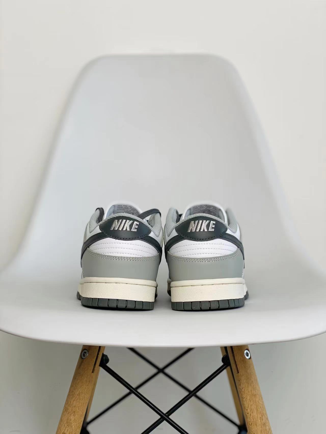dunk Low Light Smoke Grey 白灰黑 低筒 复古板鞋 休闲鞋 男鞋 女鞋  DD1503-117