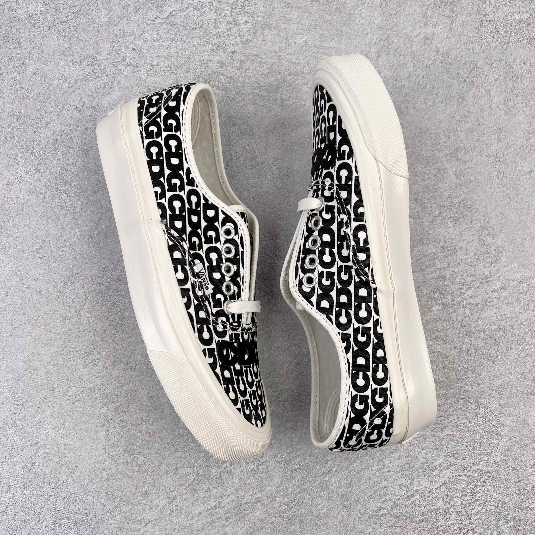 Comme des Garcons x Vans Authentic CDG Logo 川久保玲 低筒 休闲鞋 板鞋 滑板鞋 男鞋 女鞋 VN0A4BV9SHM