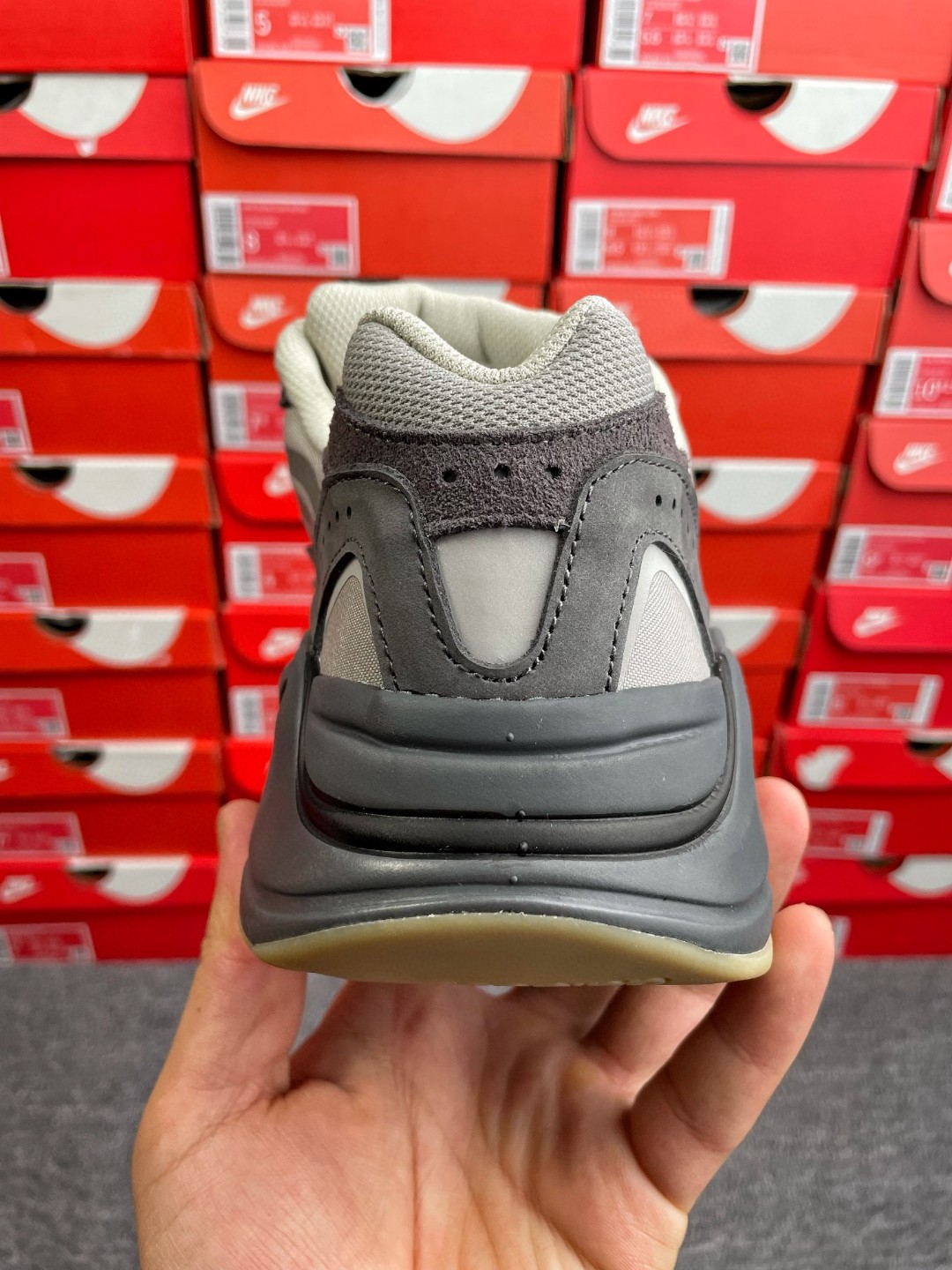 adidas originals Yeezy Boost 700V2  Tephra 火山棕灰色 低筒 休闲鞋 运动鞋 老爹鞋 男鞋 女鞋 FU7914