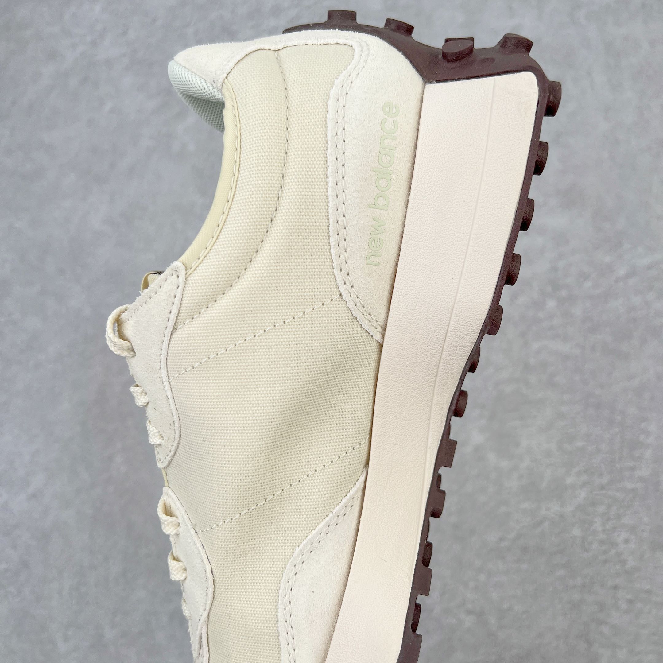 New Balance 327 海鹽白 女款 低筒 复古慢跑鞋 休闲鞋 板鞋 运动鞋 男鞋 女鞋 WS327FB