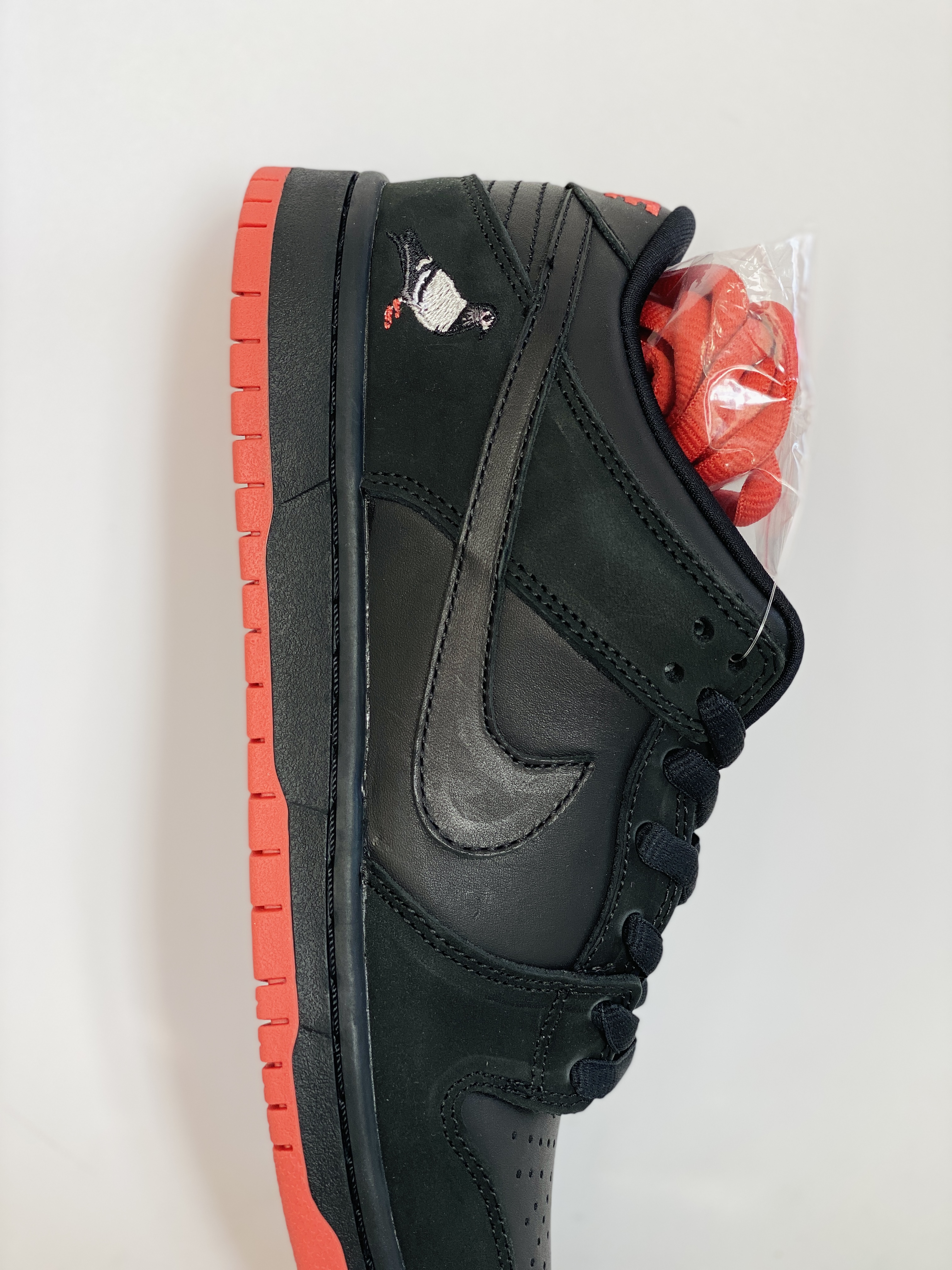 Staple dunk LowBlack Pigeon 黑鸽子  低筒 复古板鞋 休闲鞋 男鞋 女鞋  883232-008