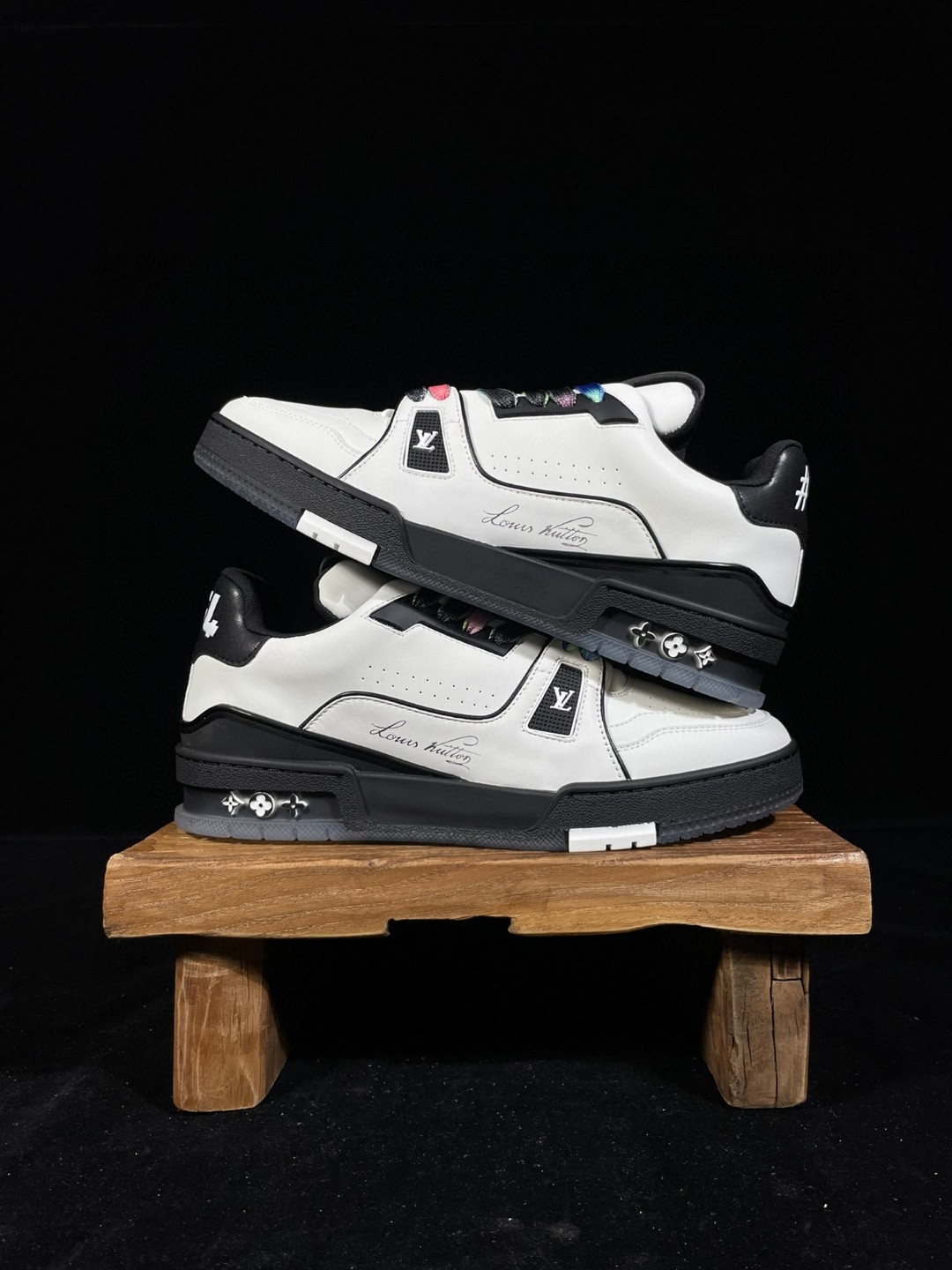 Louis Vuitton 路易威登 Trainer 牛皮 白黑 低筒 休闲鞋 板鞋 男鞋 女鞋 1A9ADA