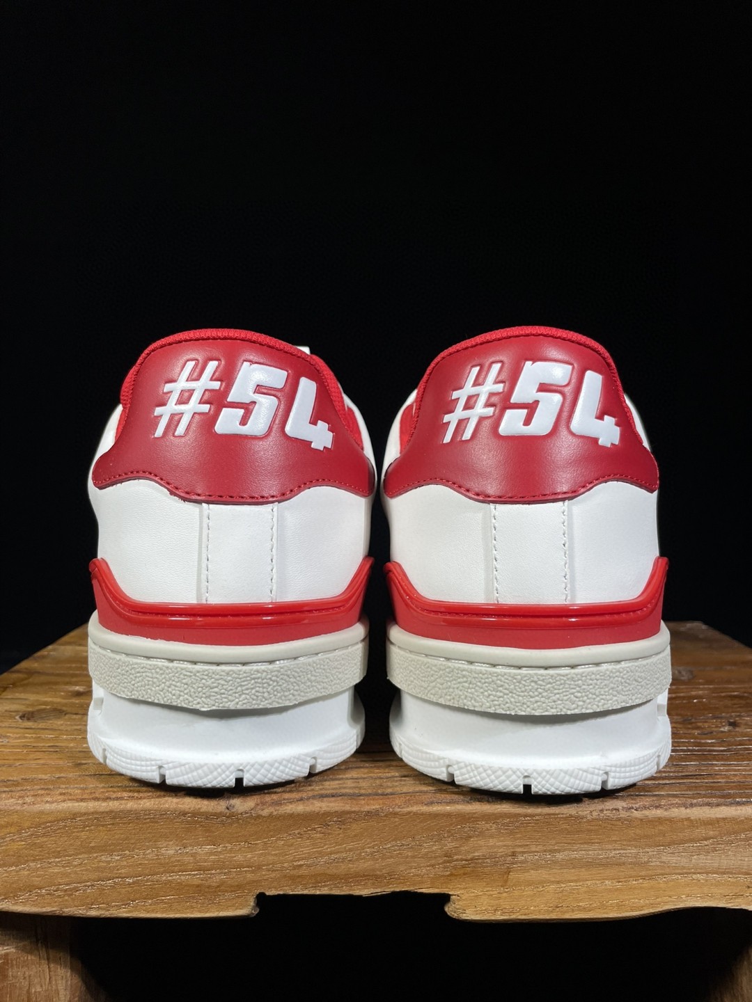 Louis Vuitton 路易威登 Trainer 红白 低筒 休闲鞋 板鞋 运动鞋 男鞋 女鞋 1A8ZPR