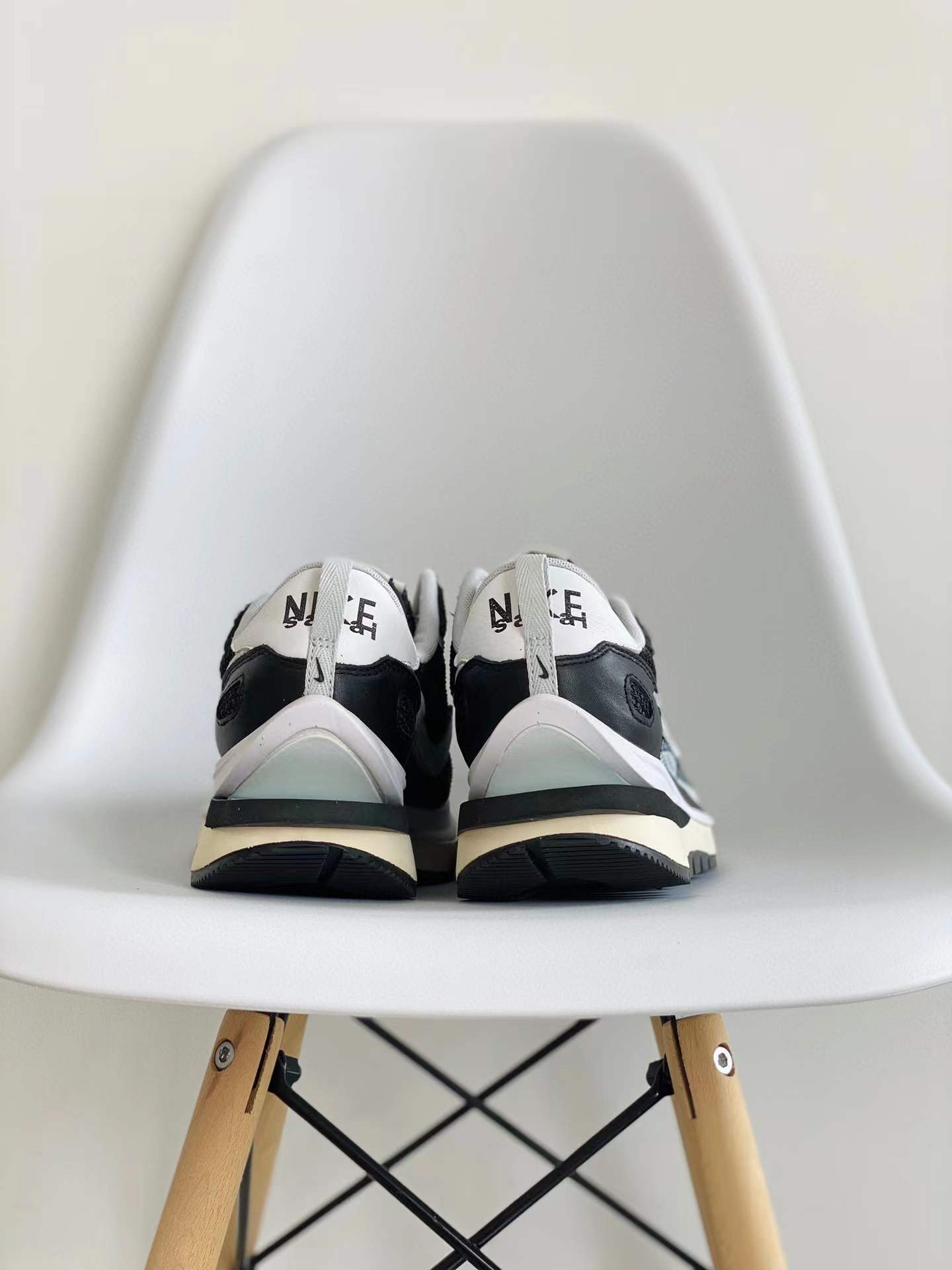 Sacai 3.0 VaporWaffle Black and White 黑白 低筒 华夫鞋 增高男女鞋 结构解构鞋 复古休闲鞋  CV1363-001