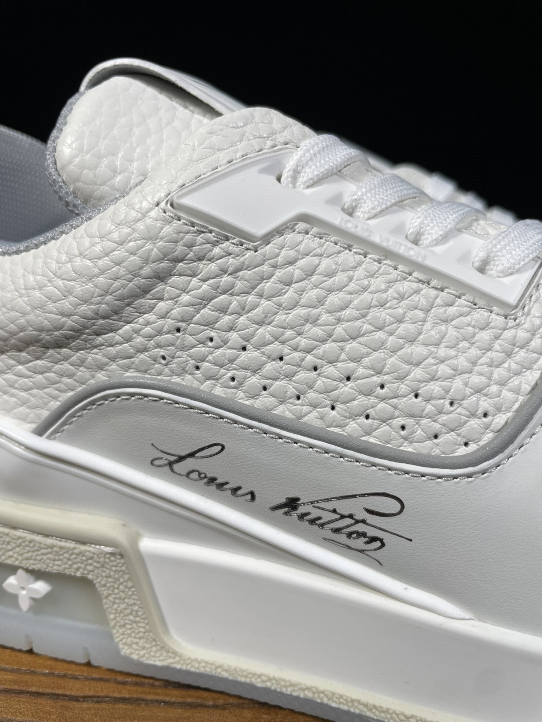 Louis Vuitton 路易威登 Trainer 白水泥 低筒 休闲鞋 板鞋 运动鞋 男鞋 女鞋 1A9UP6