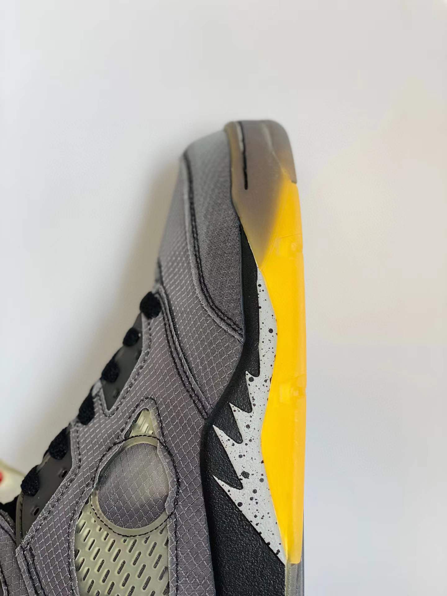 OFF-White Air Jordan 5 Retro 黒蝉翼 高筒 男鞋 休闲鞋 板鞋 篮球鞋 CT8480-001