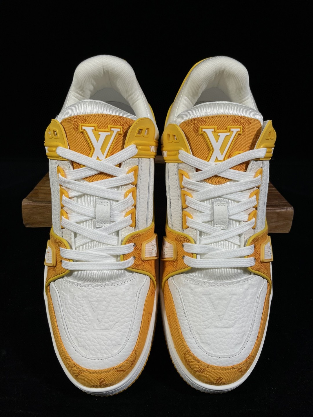 Louis Vuitton 路易威登 Trainer 黄白 低筒 休闲鞋 板鞋 运动鞋 男鞋 女鞋 1A9JHB