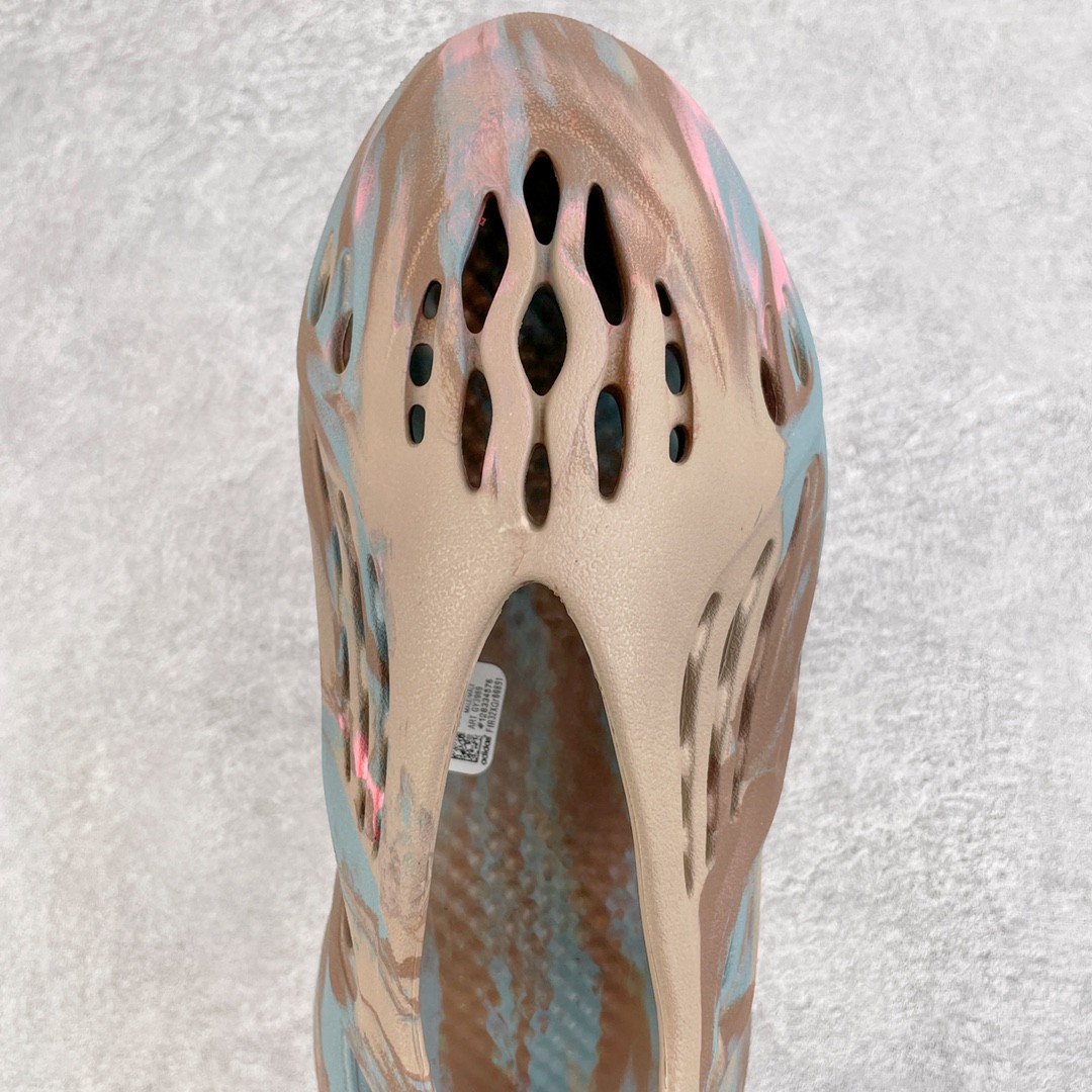 adidas originals Yeezy Foam Runner MX Sand Grey 蓝褐色 运动凉鞋 洞洞鞋 拖鞋 室内室外拖 男鞋 女鞋 GY3969