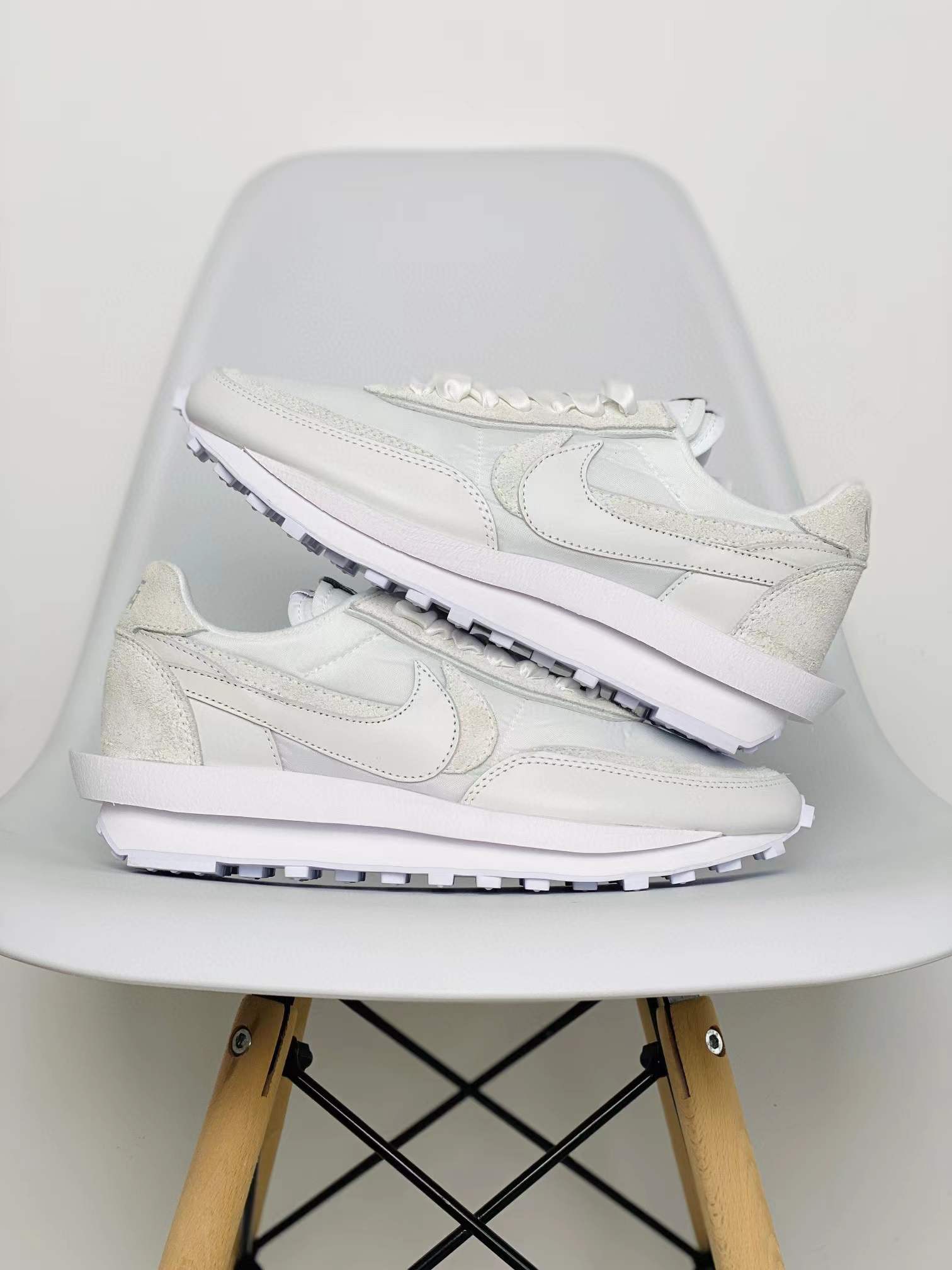 sacai  LVD 白色 丝绸 低筒 双勾 华夫 复古时鞋 休闲鞋 透气网面 运动鞋 男鞋厚底 女鞋增高