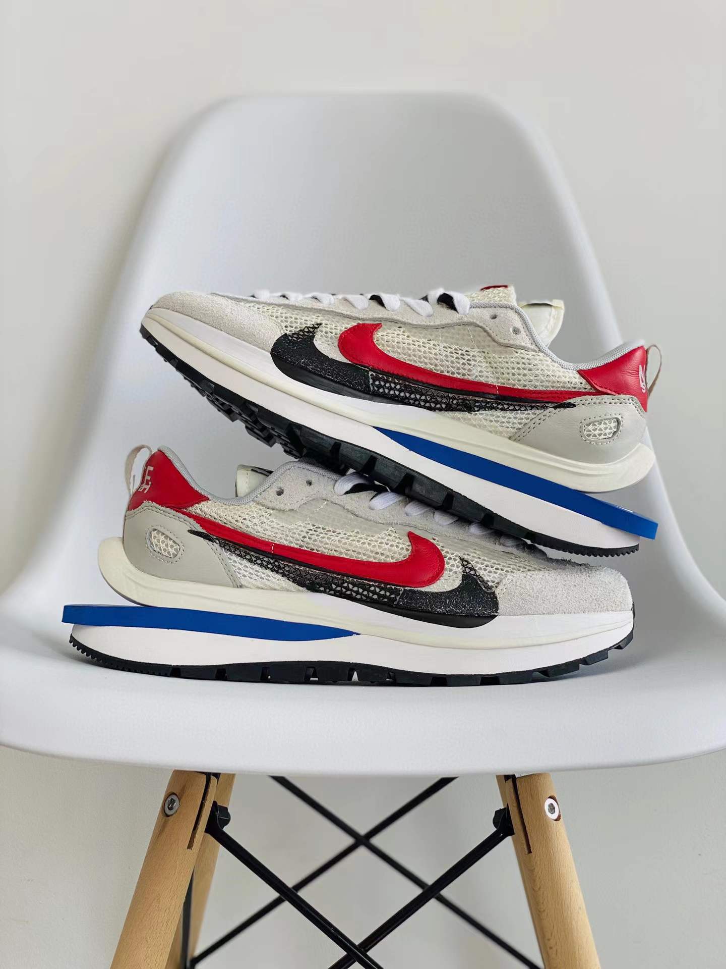 Sacai 3.0 VaporWaffle Royal Fuchsia 白红 低筒 华夫鞋 增高男女鞋 结构解构鞋 复古休闲鞋  CV1363-100