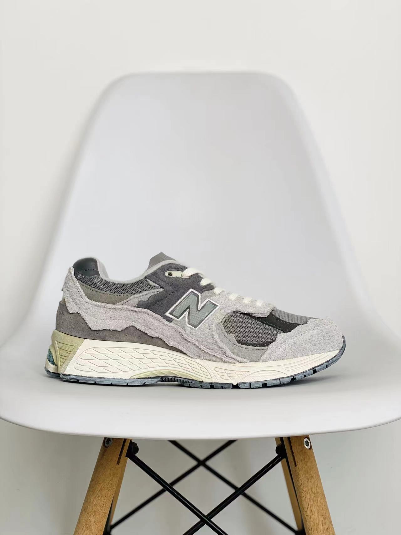 新版 New Balance 2002R Protection Pack 云雨灰 低筒 跑步鞋 运动鞋 休闲鞋 男鞋 女鞋 M2002RDA