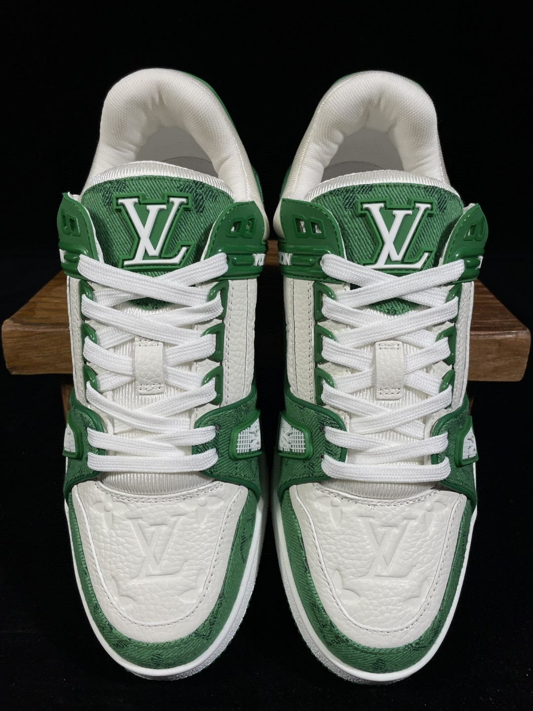 Louis Vuitton 路易威登 Trainer 绿白 低筒 休闲鞋 板鞋 运动鞋 男鞋 女鞋 1A9JI1