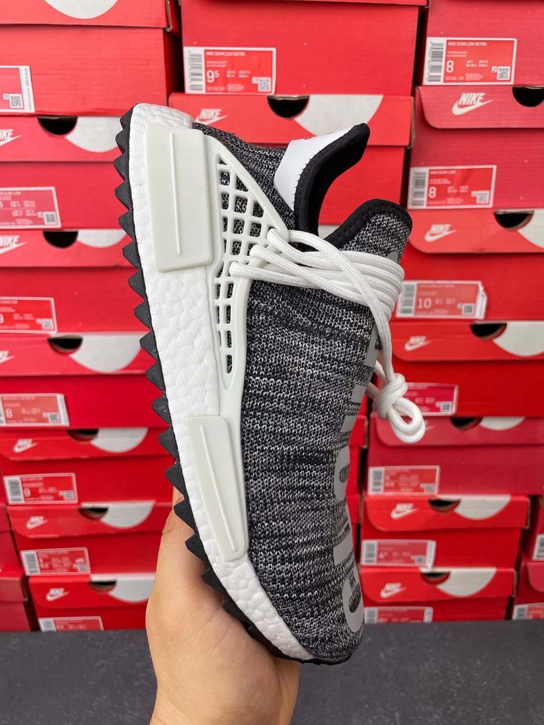 Pharrell Williams x adidas originals NMD HU Human Race Oreo 菲董联名 黑白 低筒 运动鞋 休闲鞋 男鞋女鞋 AC7359