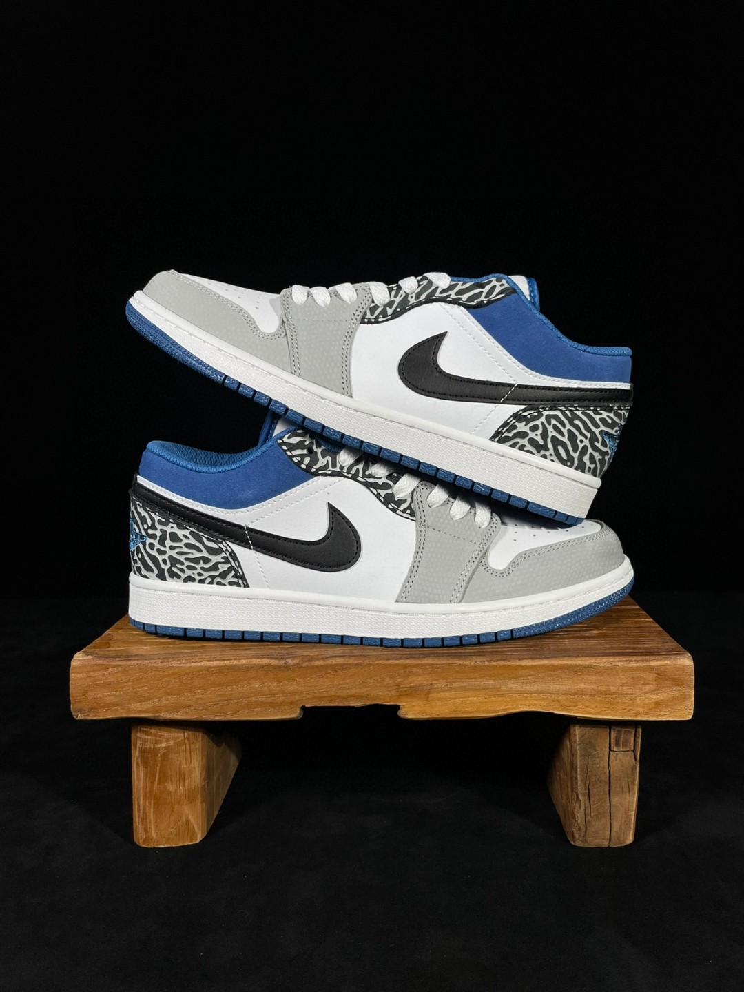 Air Jordan 1 Low AJ1 SE True Blue 真蓝 爆裂纹 白蓝 低筒 板鞋 休闲鞋 男鞋 DM1199-140