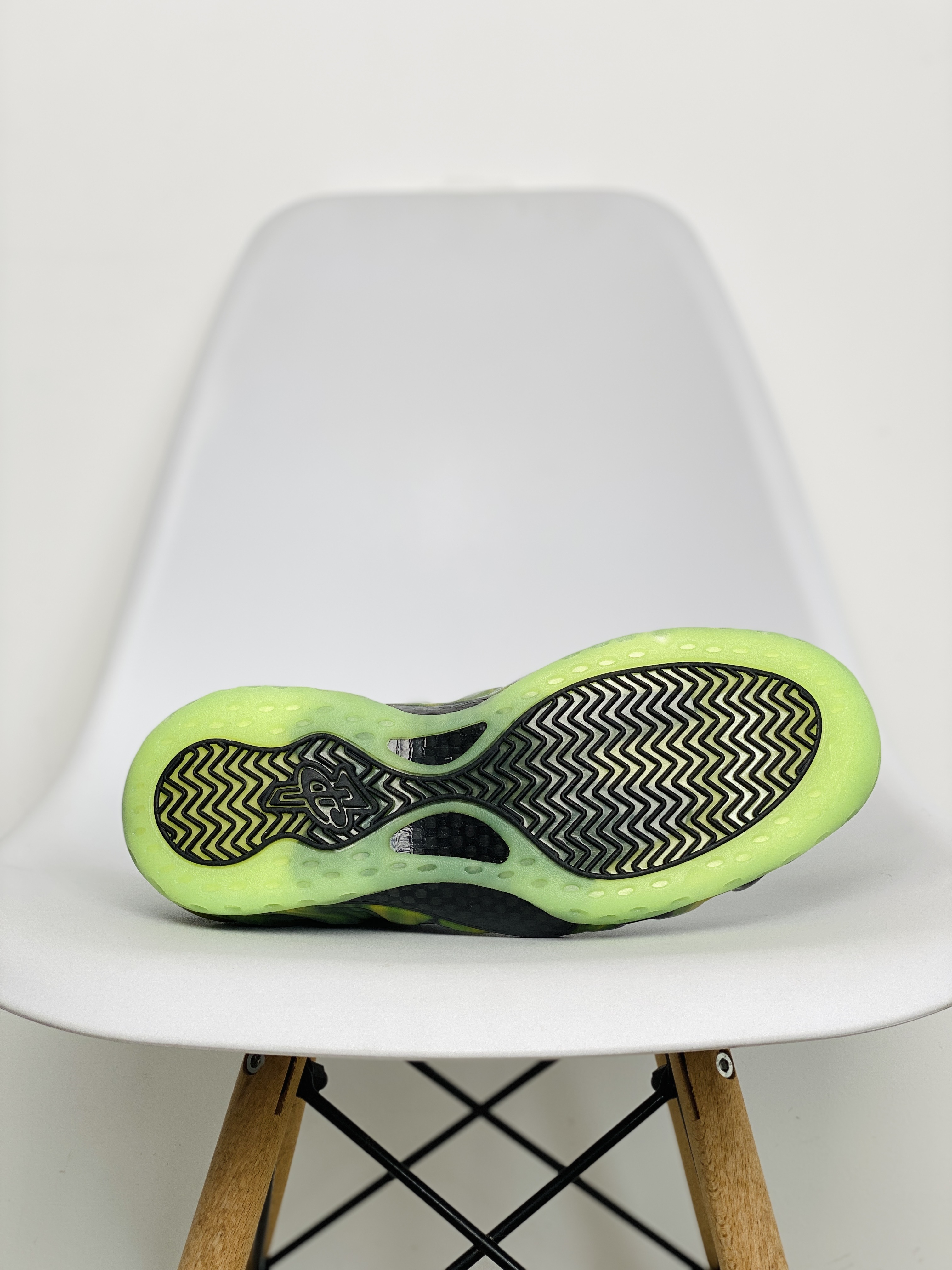 NIKE Air Foamposite One ParaNorman 通灵男孩喷 黑绿 喷泡 篮球鞋 男鞋 碳板 579771-003