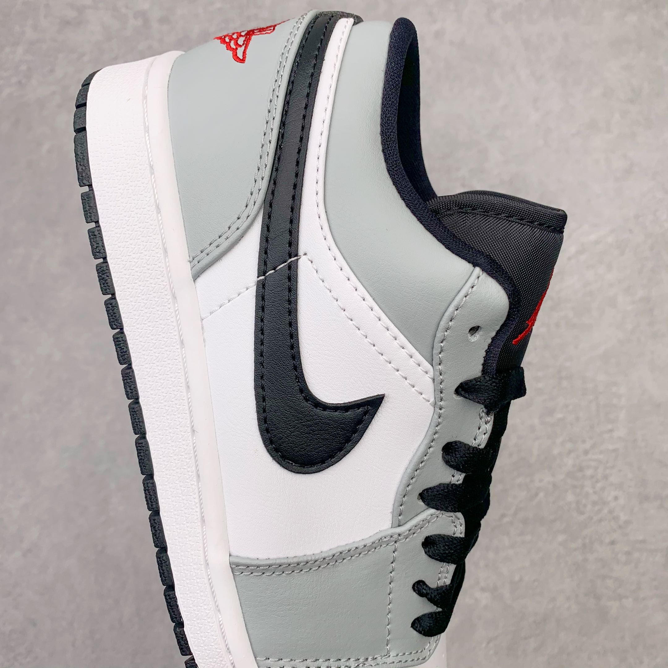 Air Jordan 1 Low AJ1 小烟灰 低筒 板鞋 休闲鞋 男鞋女鞋  553558-030