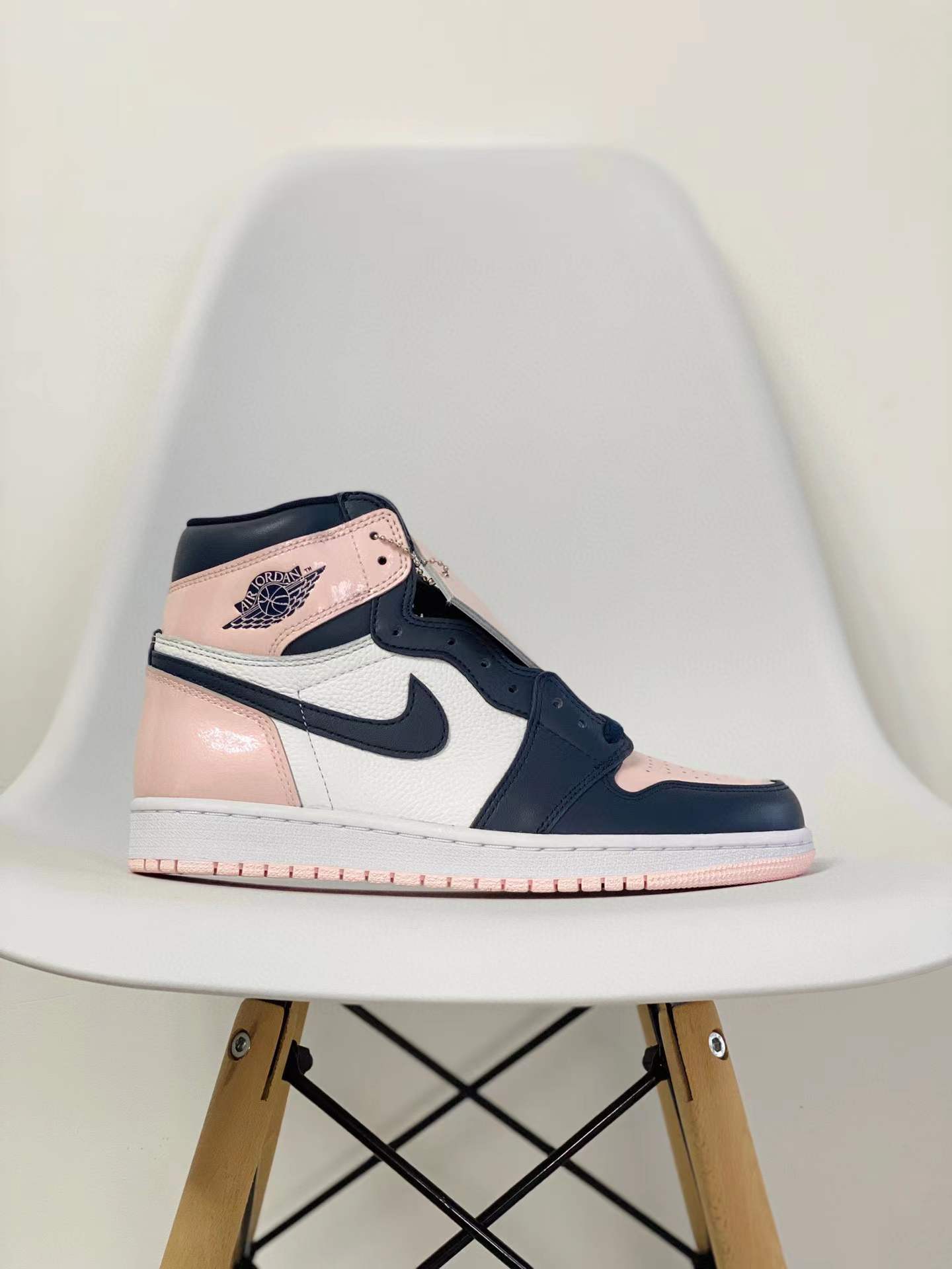 Air Jordan 1 AJ1 Retro OGAtmosphere 黑粉腳趾 漆皮 篮球鞋 高筒 休闲鞋 女鞋 男鞋 板鞋 DD9335-641