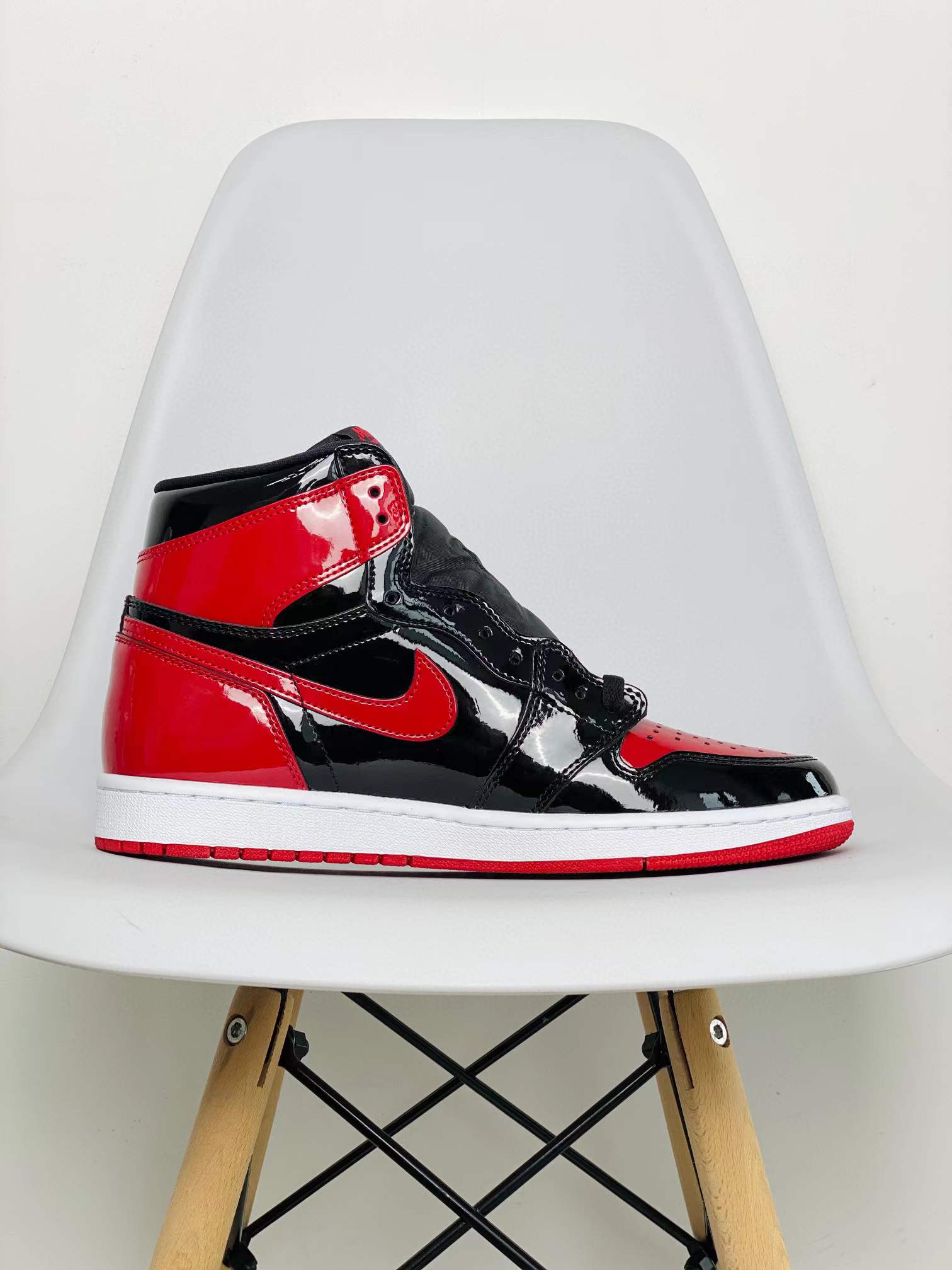 Air Jordan 1 AJ1 Retro Patent Bred 漆皮 禁穿 篮球鞋 高筒 休闲鞋 男鞋 板鞋  555088-063