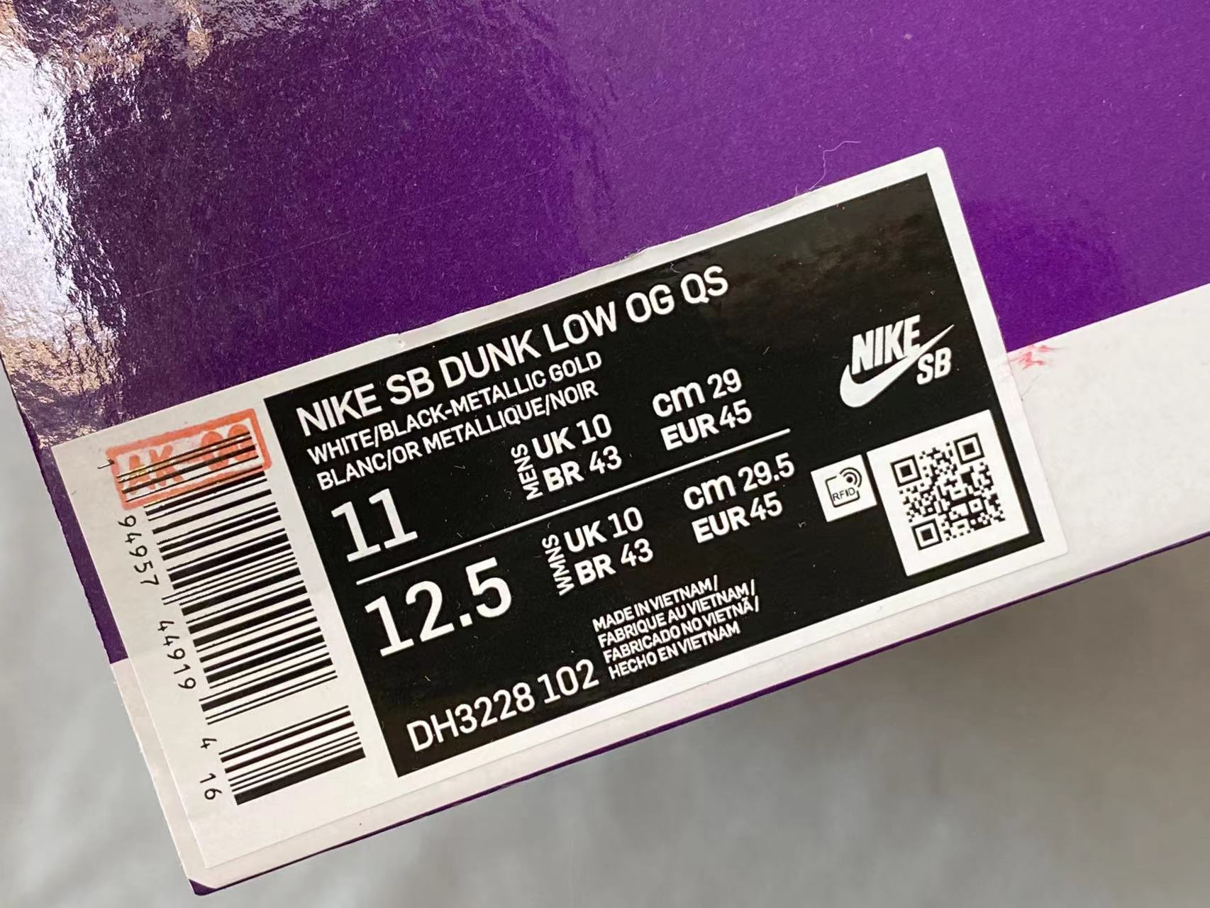  Supreme x SB Dunk Low Black Stars 联名 白金黑 低筒 复古板鞋 休闲鞋 男鞋 女鞋 DH3228-102