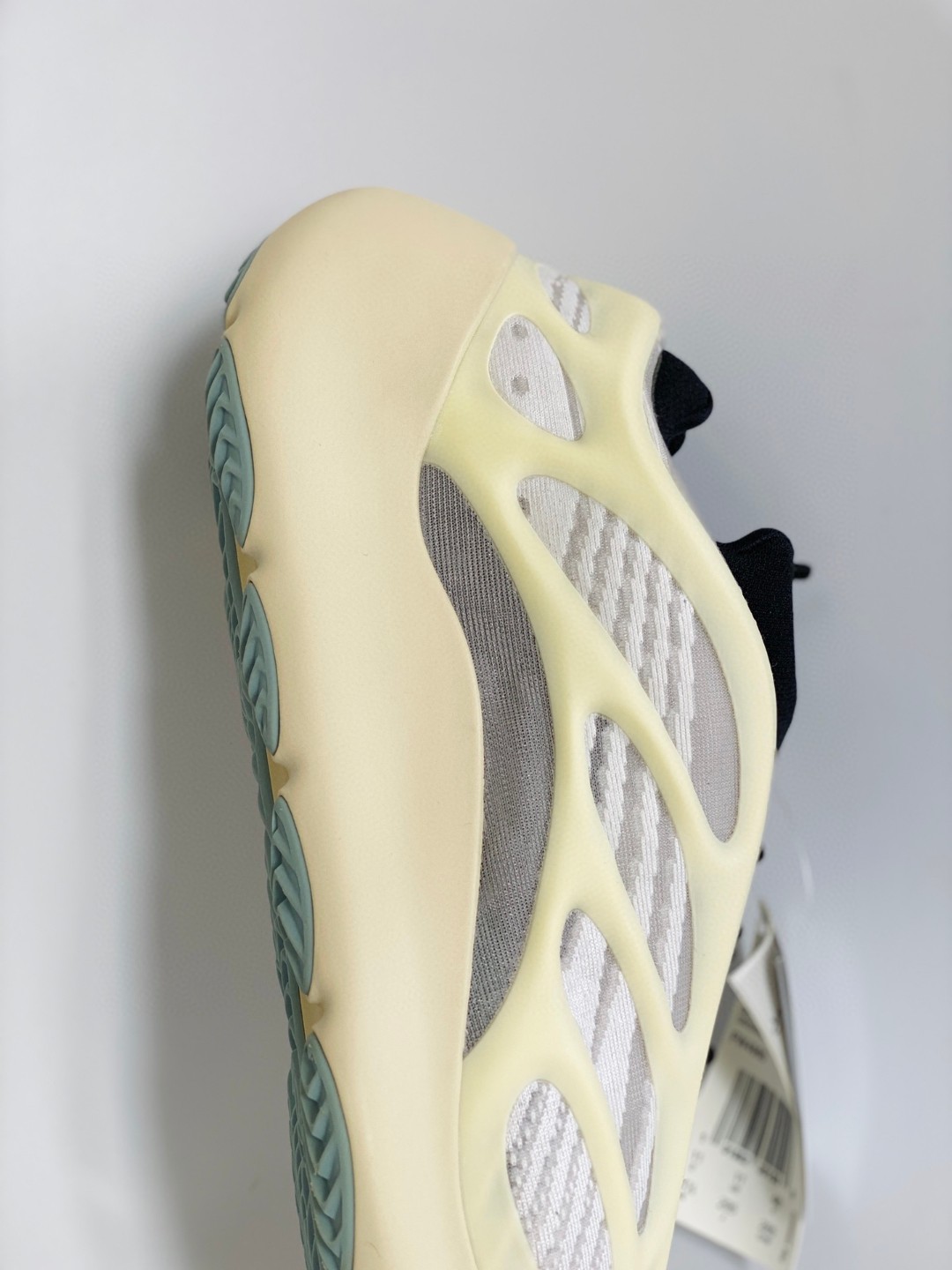 adidas originals Yeezy 700V3  Azael 白色 异形 低筒 休闲鞋 运动鞋 老爹鞋 男鞋 女鞋 FW4980