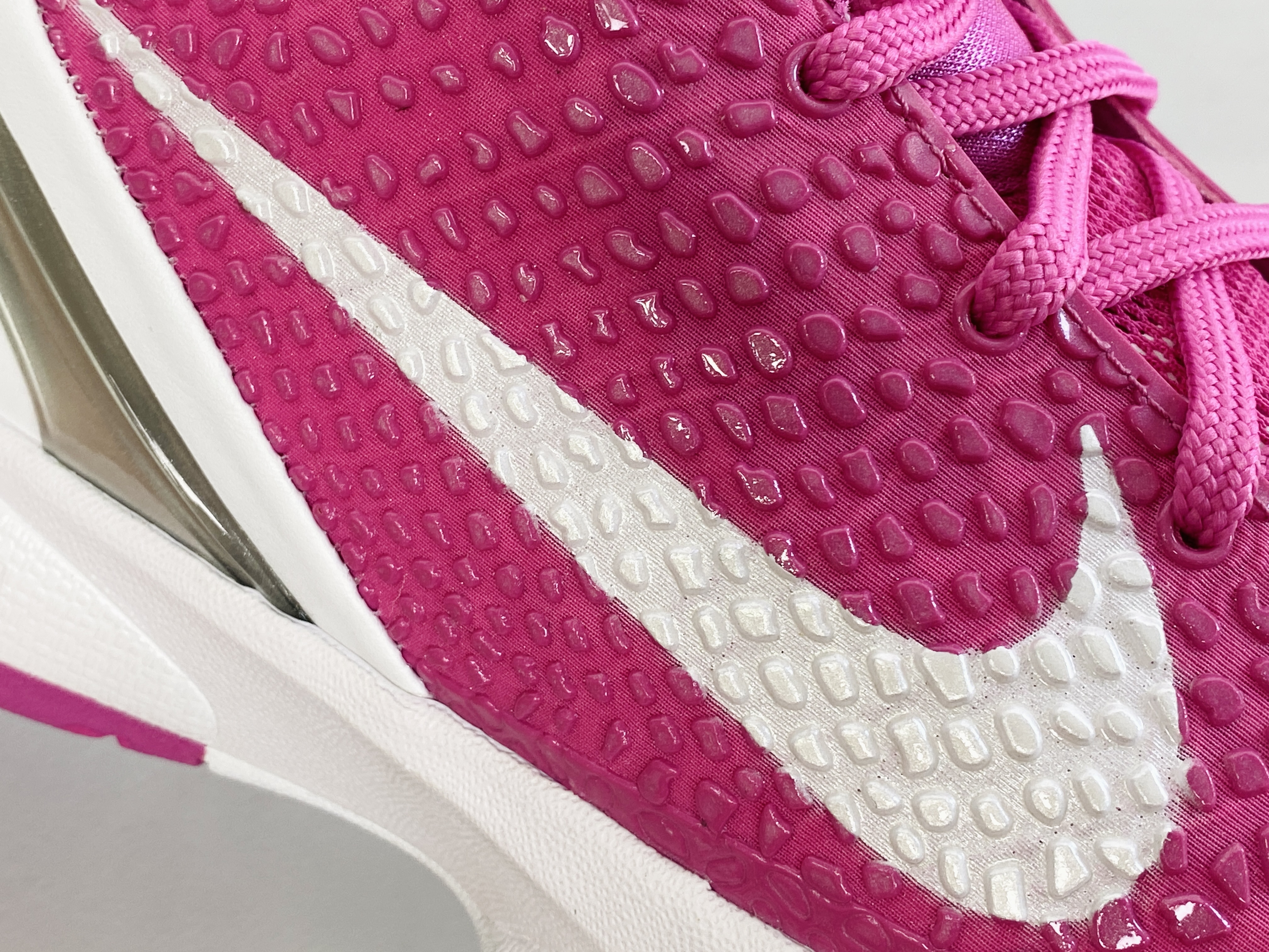 需预定 H12 Kobe6 Think Pink 乳腺癌  球鞋 籃球鞋 實戰鞋 前掌气垫 后掌EVA  真碳板 波鞋 男鞋   DM2825-001