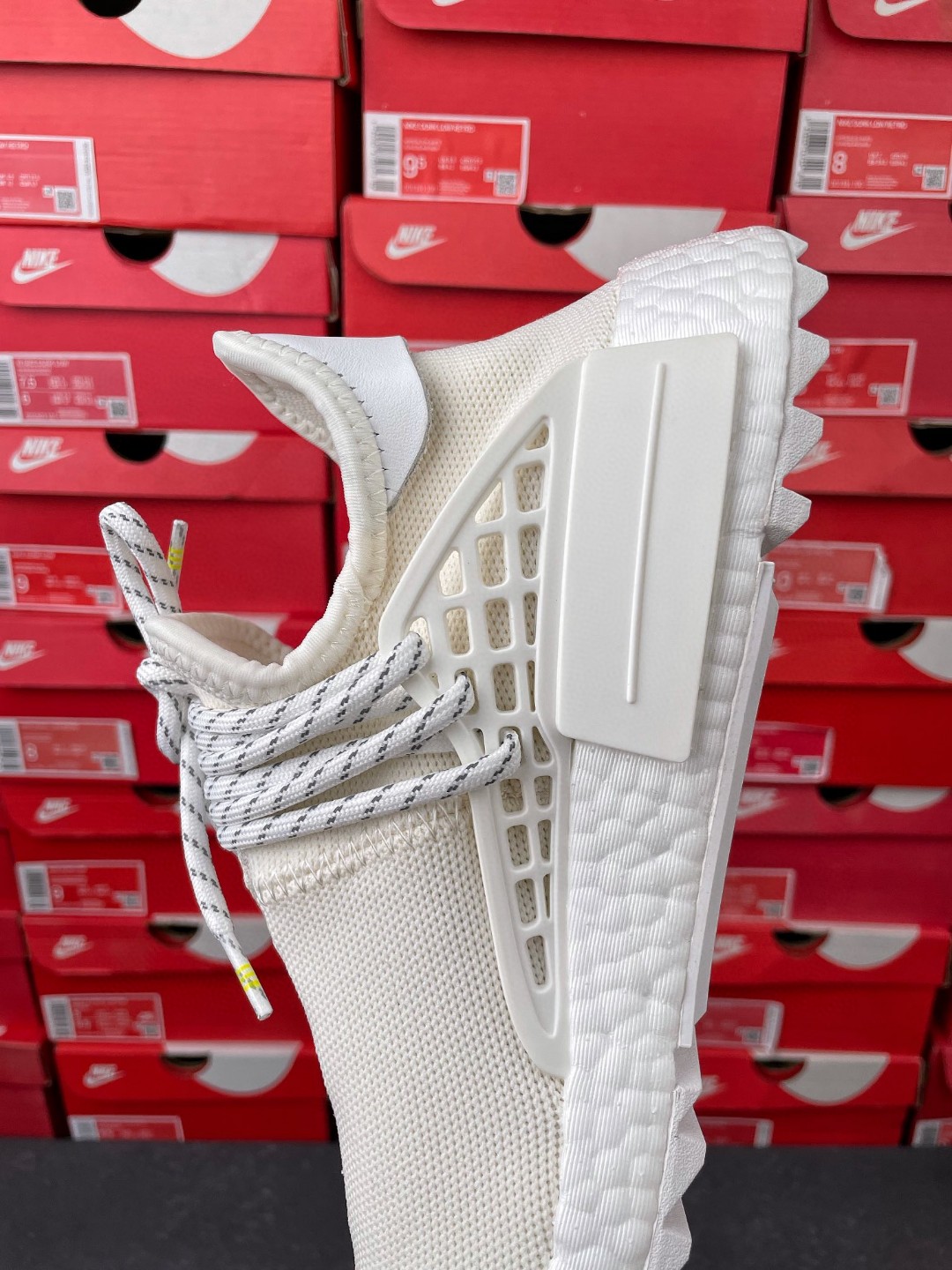 Pharrell Williams x adidas originals NMD HU Human 菲董联名 米白色 低筒 运动鞋 休闲鞋 男鞋女鞋 