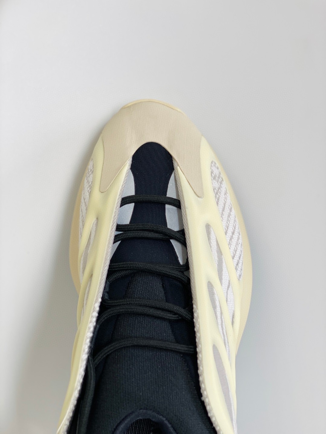 adidas originals Yeezy 700V3  Azael 白色 异形 低筒 休闲鞋 运动鞋 老爹鞋 男鞋 女鞋 FW4980