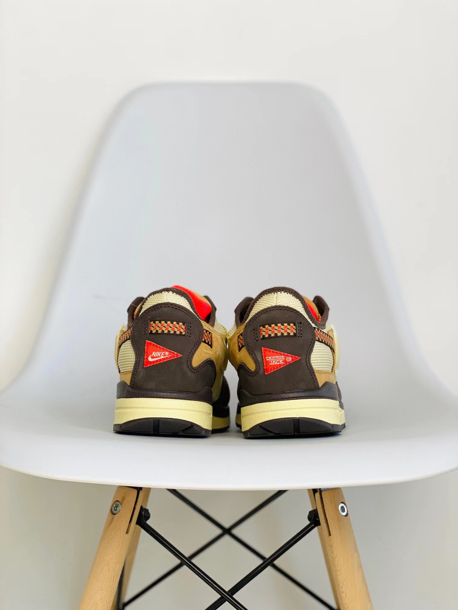 Travis Scott Air Max 1 Baroque Brown TS 棕色  倒钩 低筒 男鞋 女鞋 休闲鞋 板鞋 气垫鞋 DO9392-200