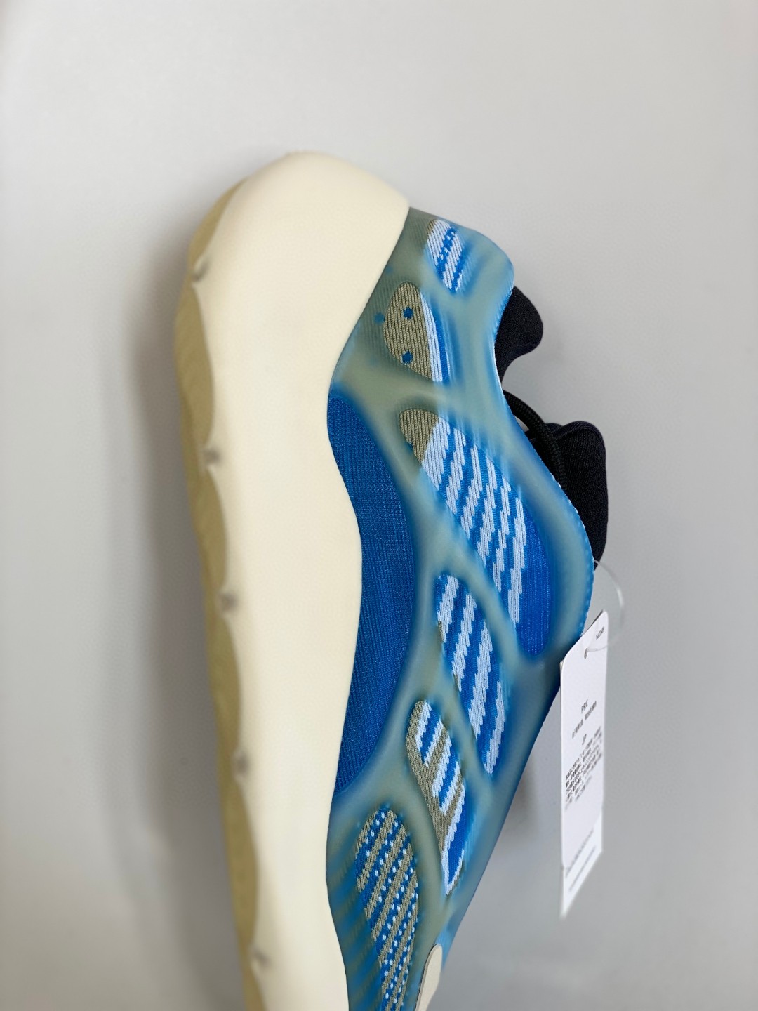 adidas Yeezy 700V3 Arzareth 极光 低筒 休闲鞋 运动鞋 老爹鞋 男鞋 女鞋 G54850