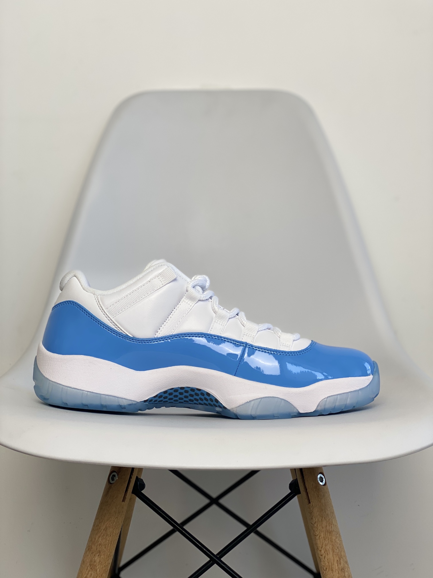 Air Jordan 11 Retro Low UNC AJ11 北卡蓝 低筒 碳板 全掌气垫 篮球鞋 球鞋 男鞋 休闲鞋 528895-106
