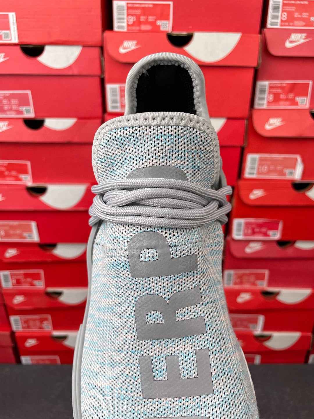 Pharrell Williams x adidas originals NMD HU Human 菲董联名 灰蓝色 低筒 运动鞋 休闲鞋 男鞋女鞋 