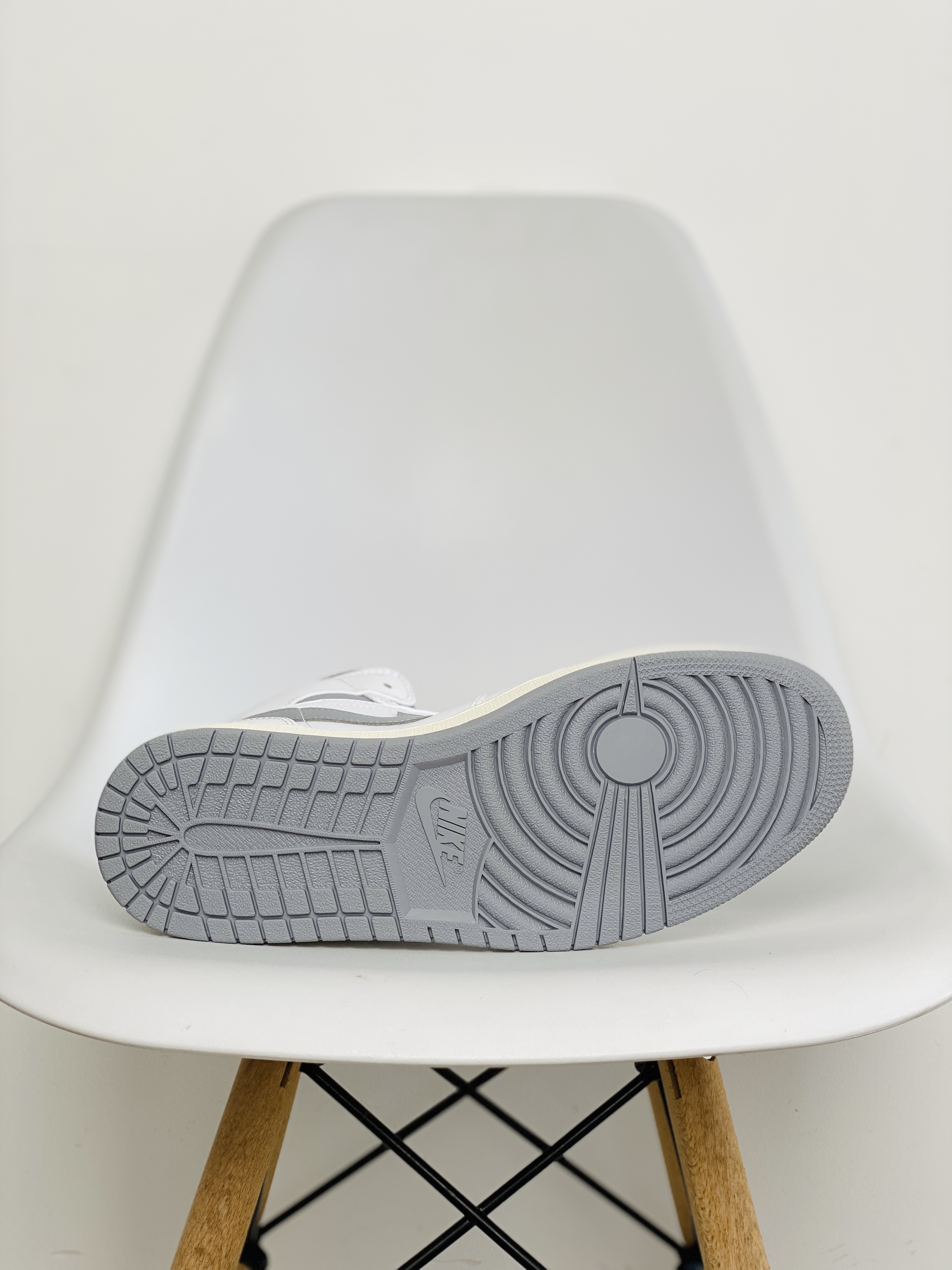 Air Jordan 1 Mid AJ1 Vintage Grey 白灰 篮球鞋 运动鞋 休闲鞋 男鞋 554724-135