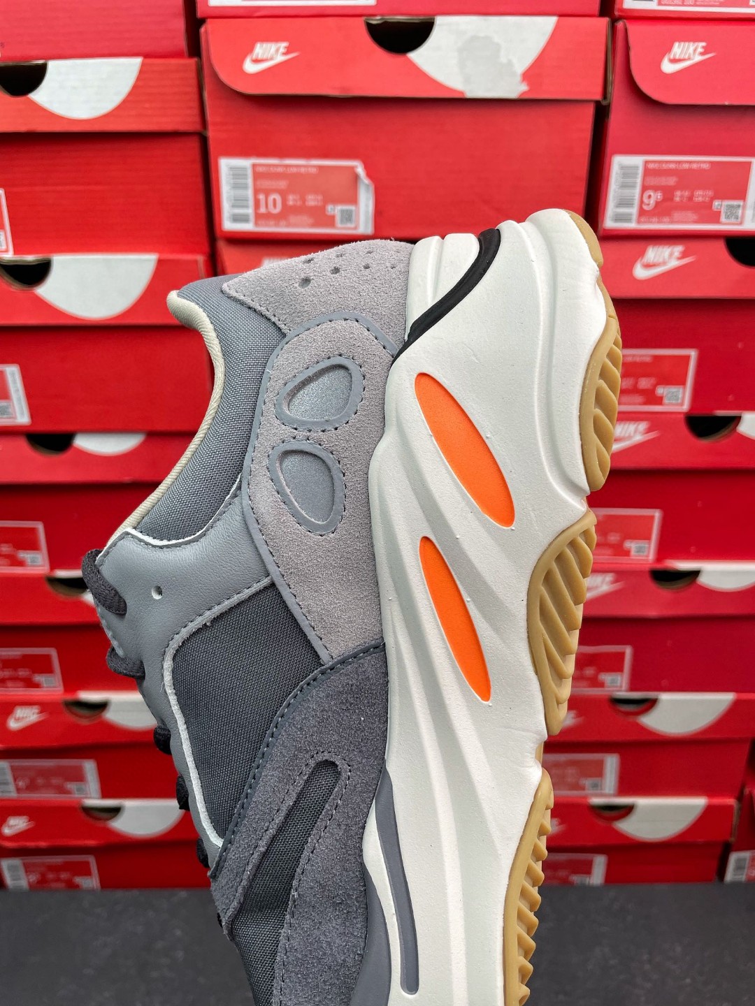 adidas originals Yeezy Boost 700  Magnet 水泥灰 低筒 休闲鞋 运动鞋 老爹鞋 男鞋 女鞋 FV9922