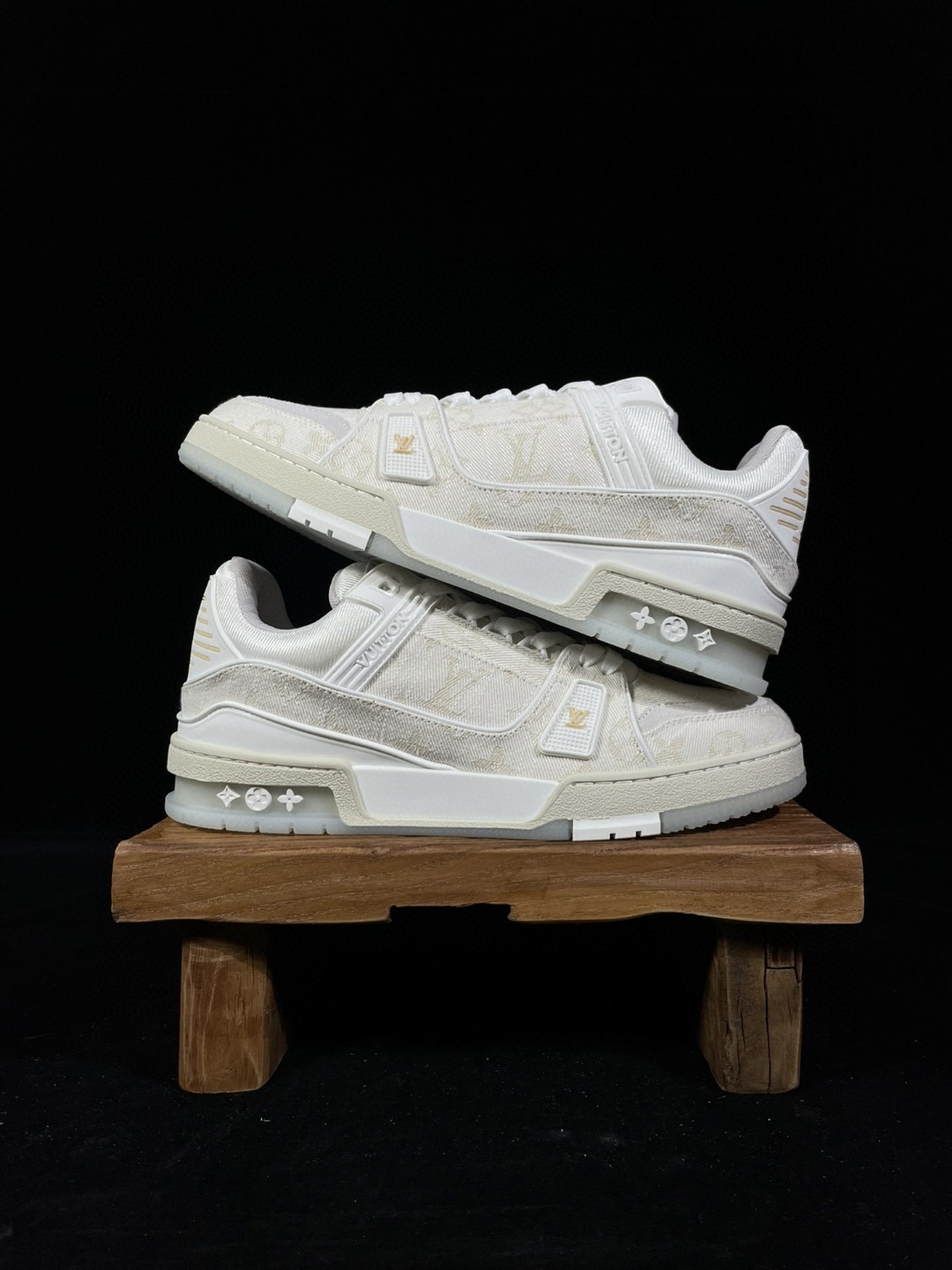 Louis Vuitton 路易威登 Trainer 白牛仔 低筒 休闲鞋 板鞋 运动鞋 男鞋 女鞋 1A8Z4V