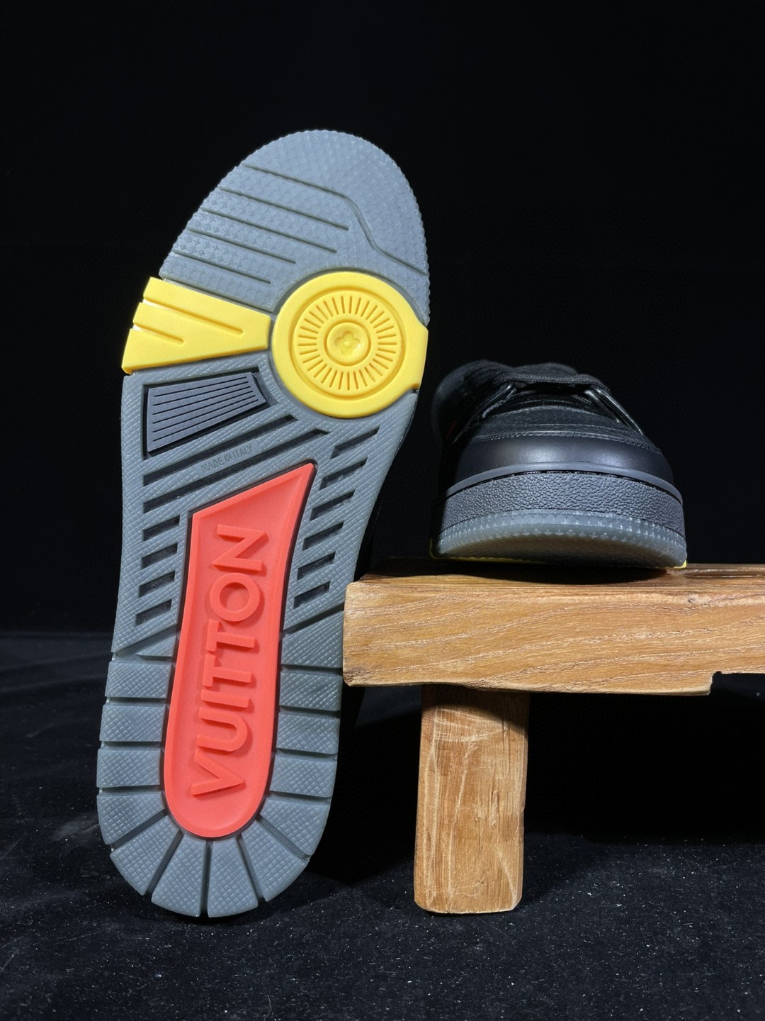 Louis Vuitton路易威登 Trainer 黑色 低筒 休闲鞋 板鞋 男鞋 女鞋 1A8ZQ9