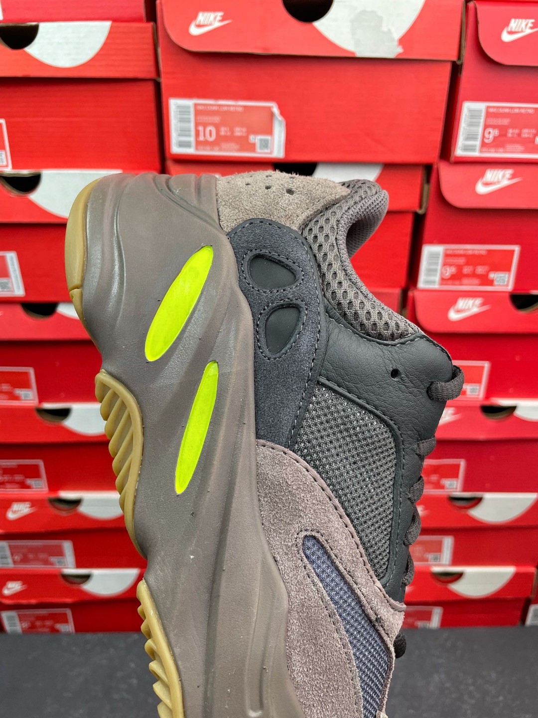 adidas Yeezy 700 Mauve 黑褐色 低筒 休闲鞋 运动鞋 老爹鞋 男鞋 女鞋 EE9614