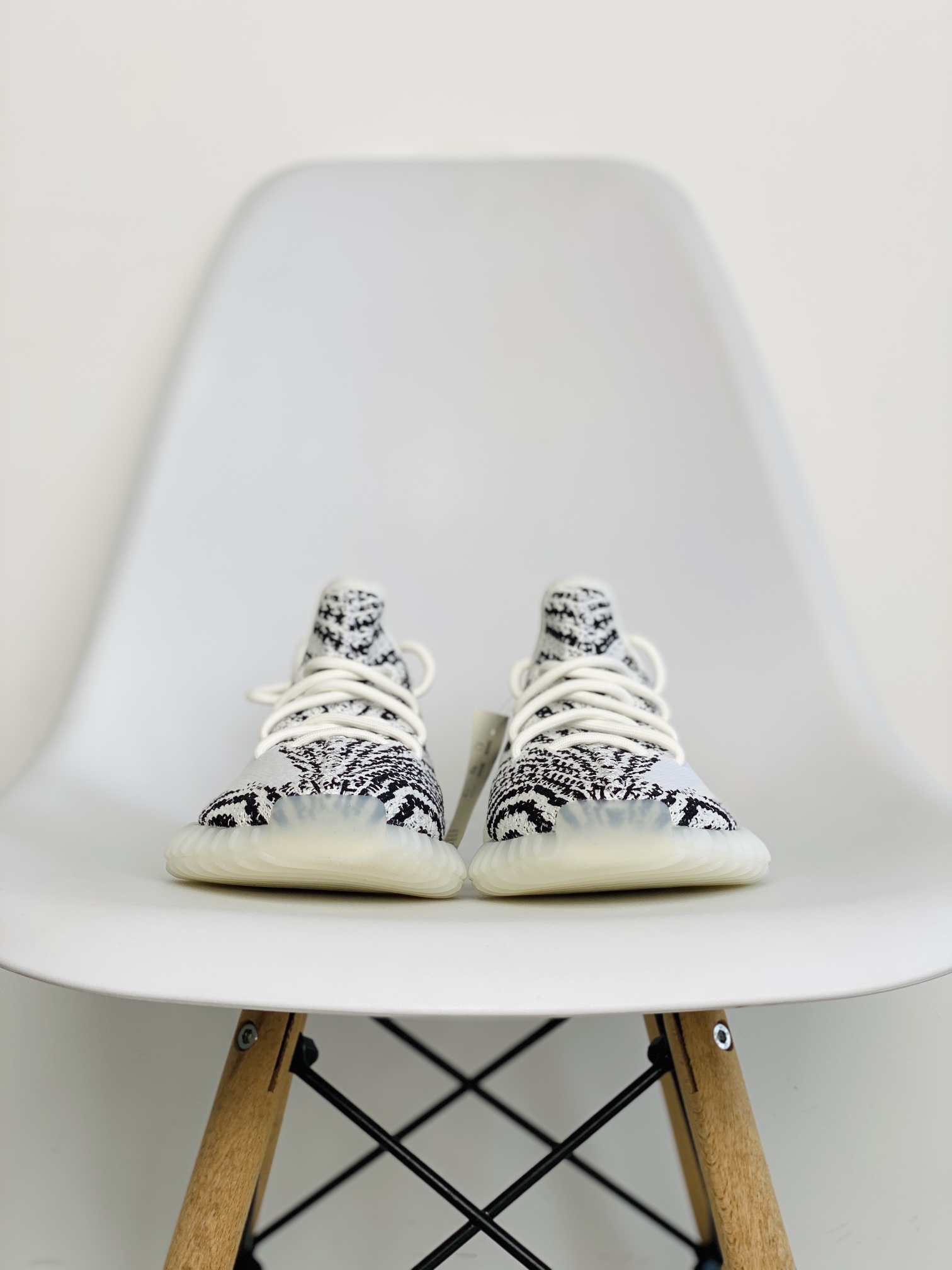 adidas originals Yeezy Boost 350 V2 Zebra 白斑馬  低筒 休闲鞋 运动鞋 男鞋 女鞋 CP9654