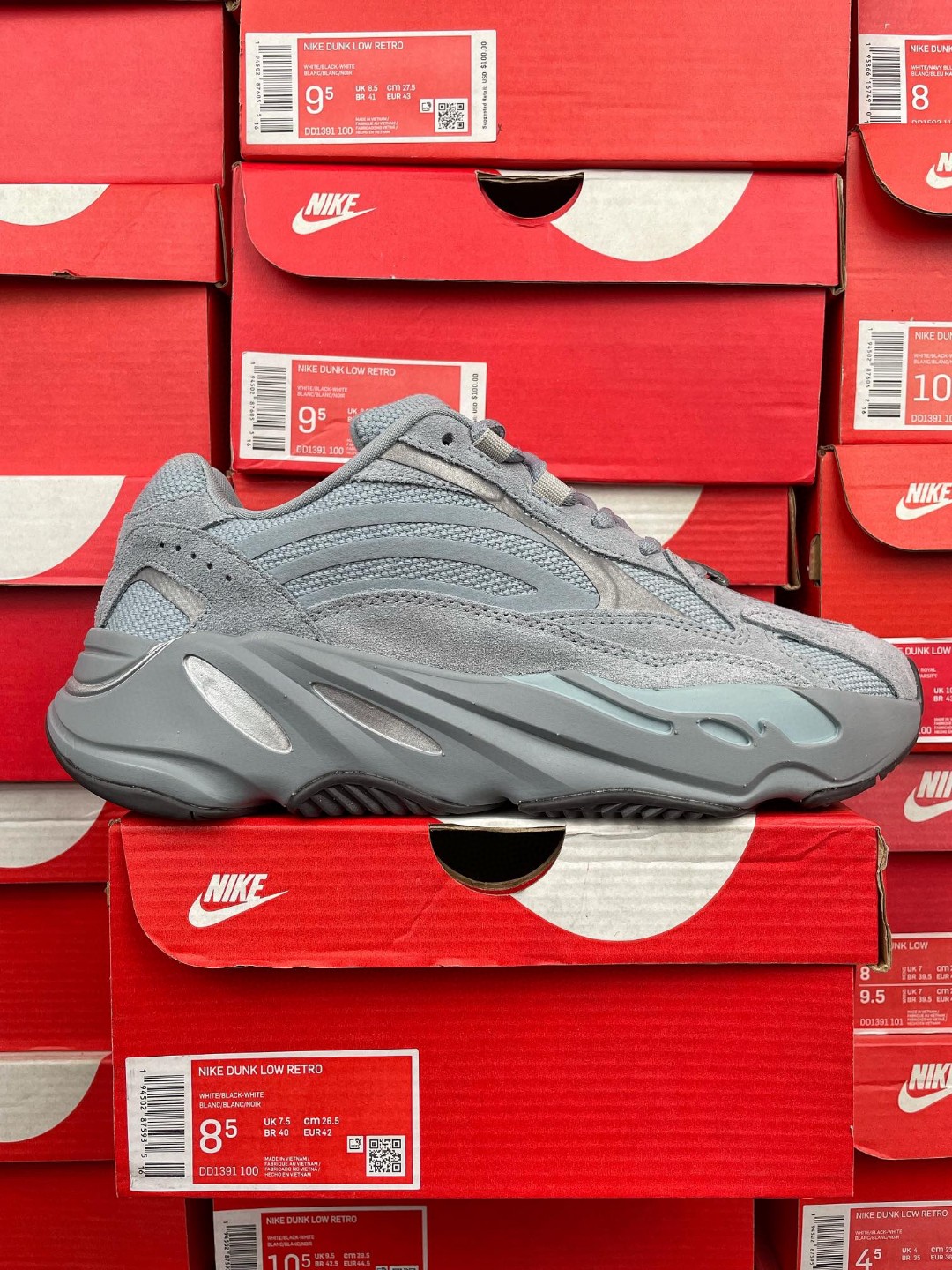 adidas originals Yeezy Boost 700V2  Hospital Blue 雾霾蓝 低筒 休闲鞋 运动鞋 老爹鞋 男鞋 女鞋 FV8424
