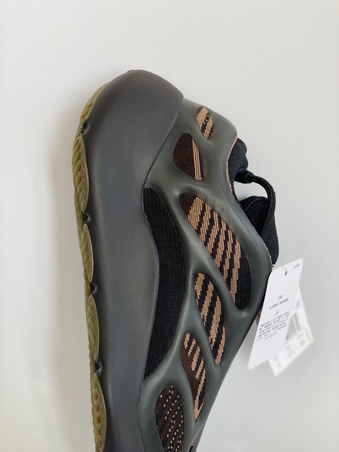 adidas Yeezy 700V3 Clay Brown 黑铜 低筒 休闲鞋 运动鞋 老爹鞋 男鞋 女鞋 GY0189