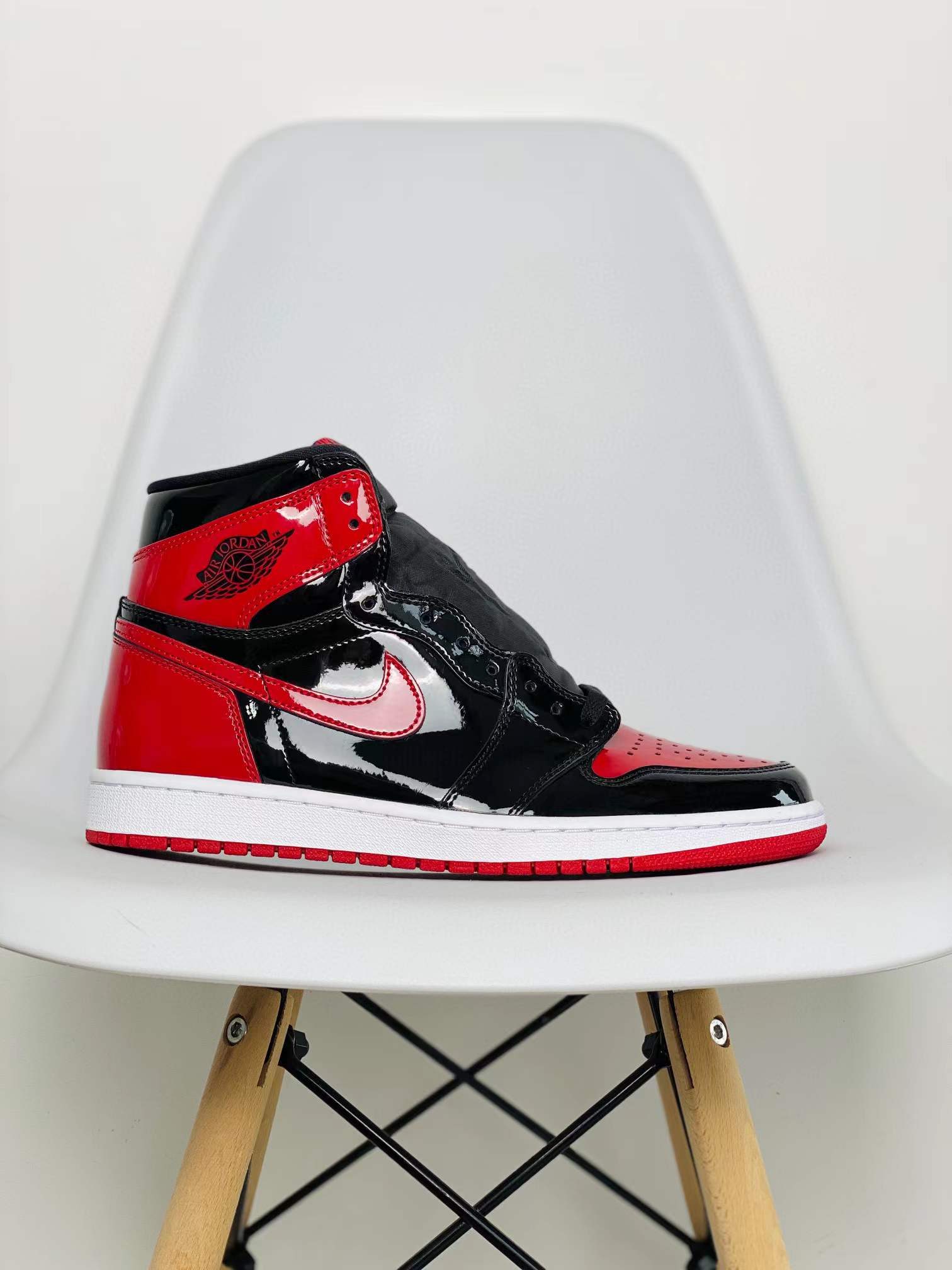 Air Jordan 1 AJ1 Retro Patent Bred 漆皮 禁穿 篮球鞋 高筒 休闲鞋 男鞋 板鞋  555088-063