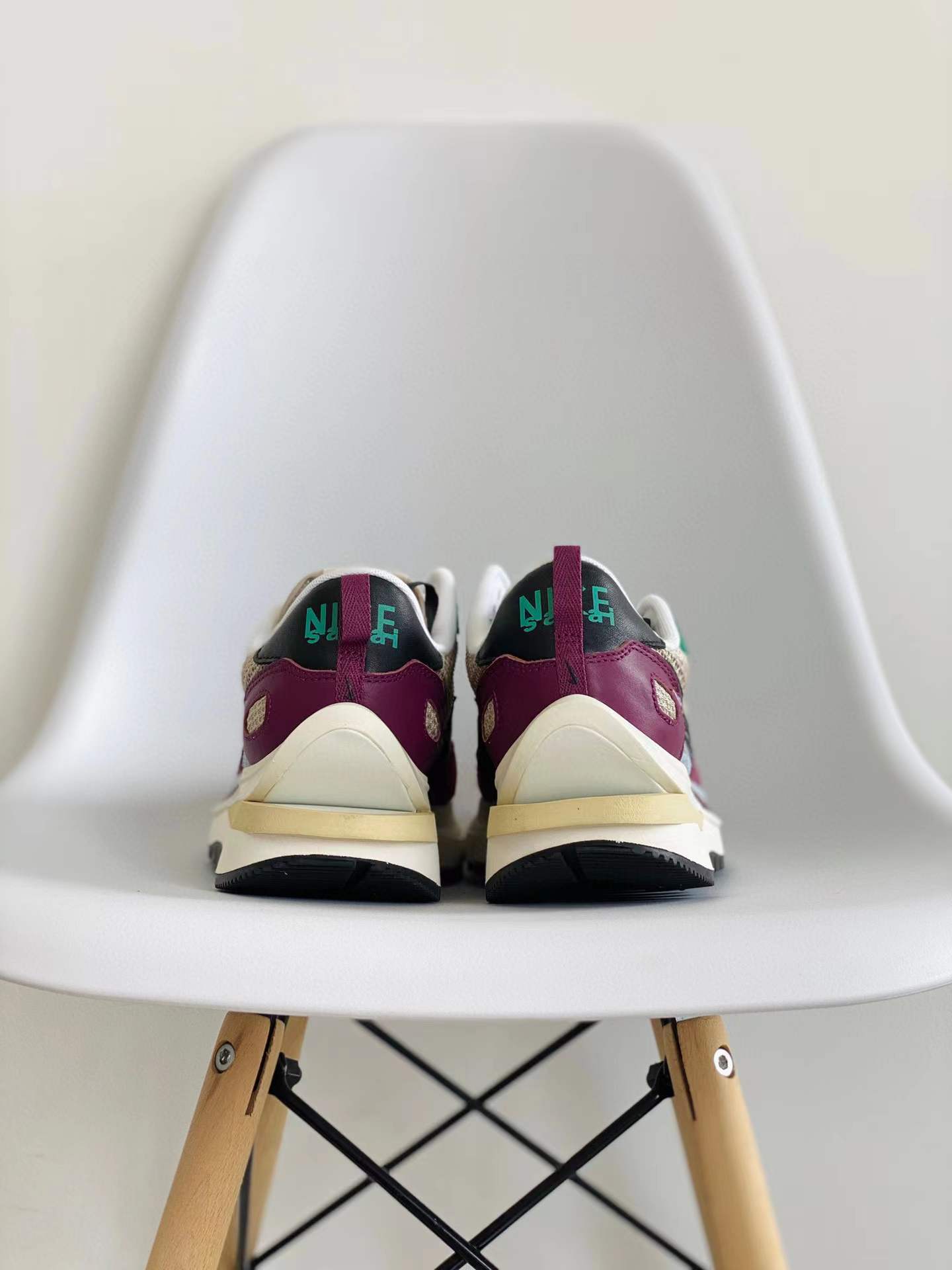 Sacai 3.0 VaporWaffle String Villain 酒红 低筒 华夫鞋 增高男女鞋 结构解构鞋 复古休闲鞋  DD3035-200